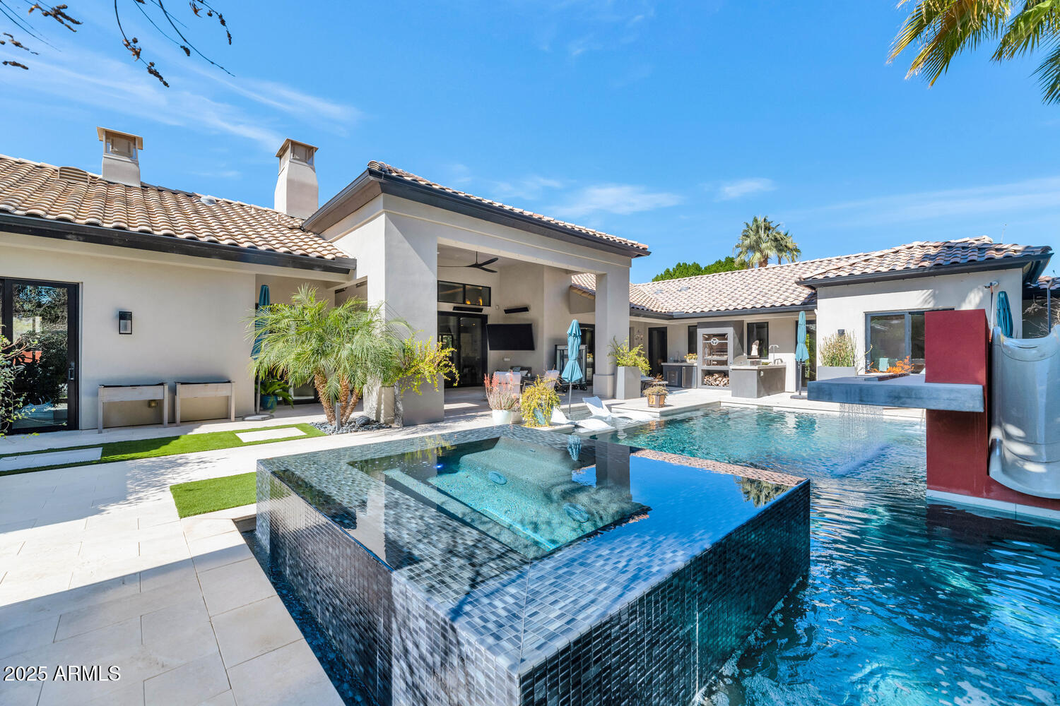 1527 W CARIBBEAN Lane