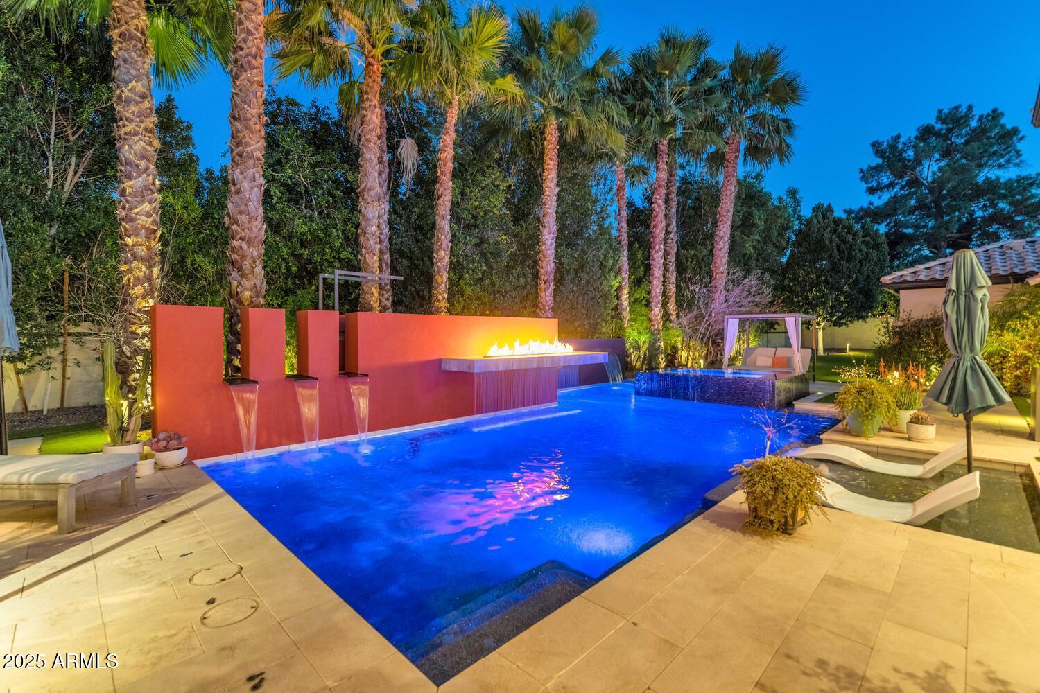 1527 W CARIBBEAN Lane