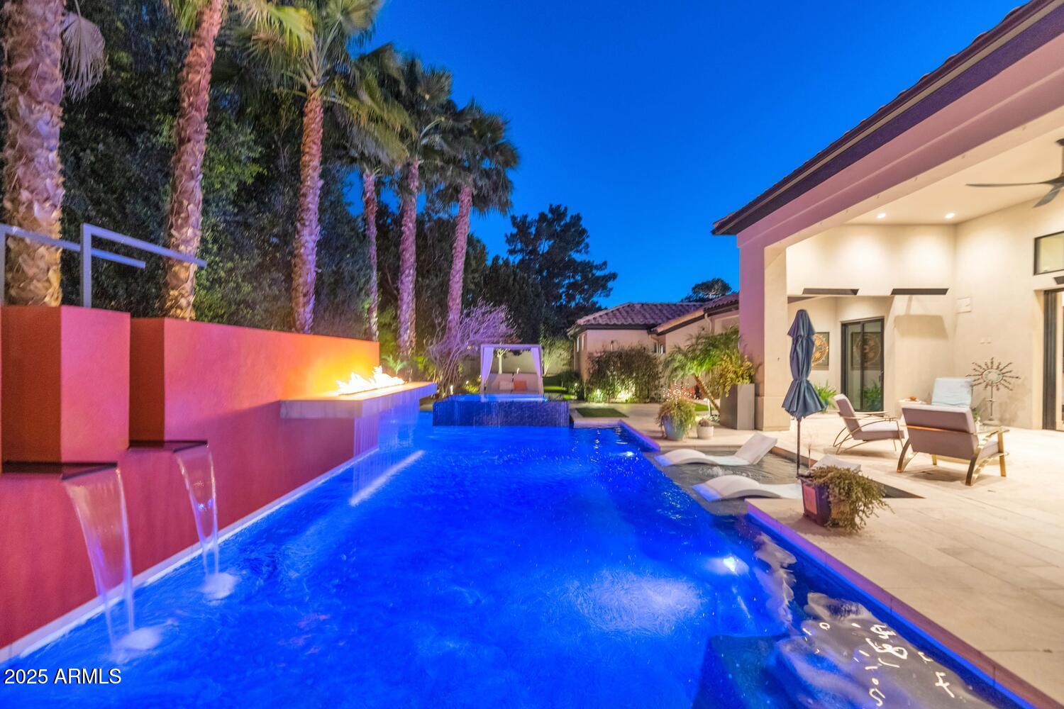 1527 W CARIBBEAN Lane