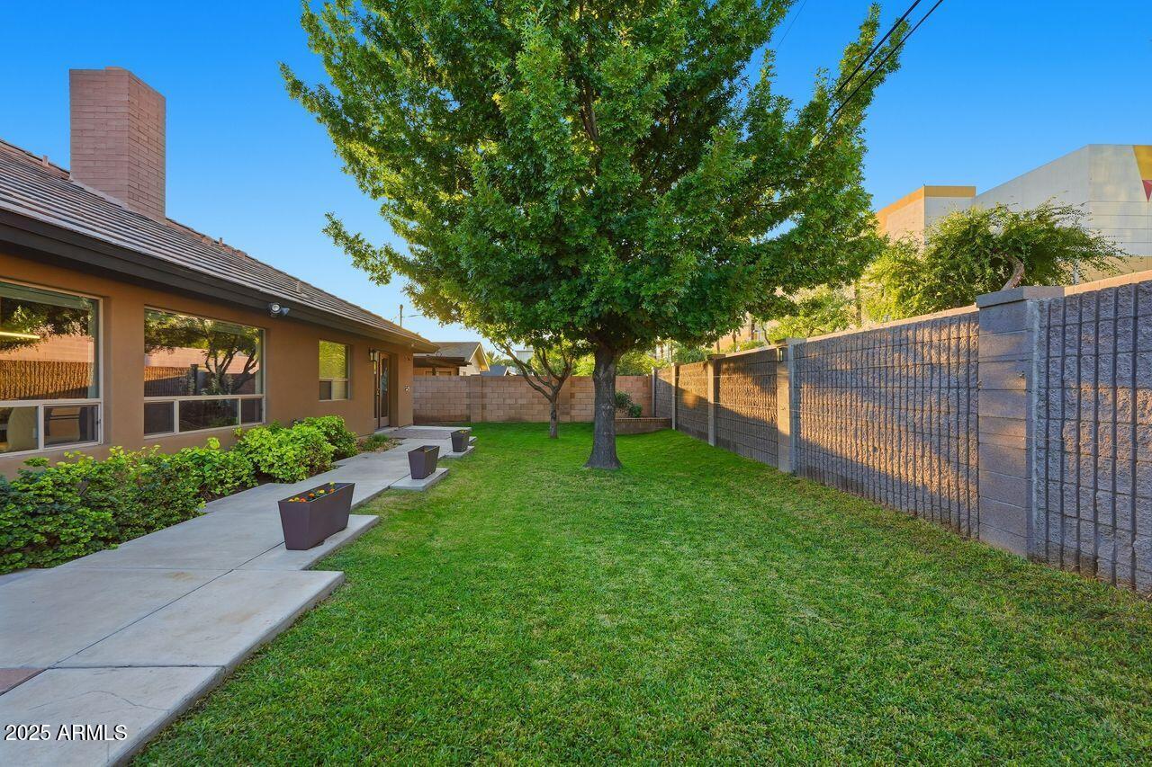 2532 E PIERSON Street