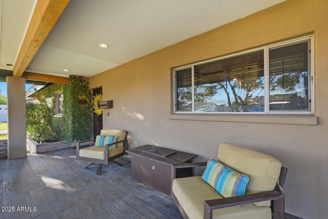 2532 E PIERSON Street