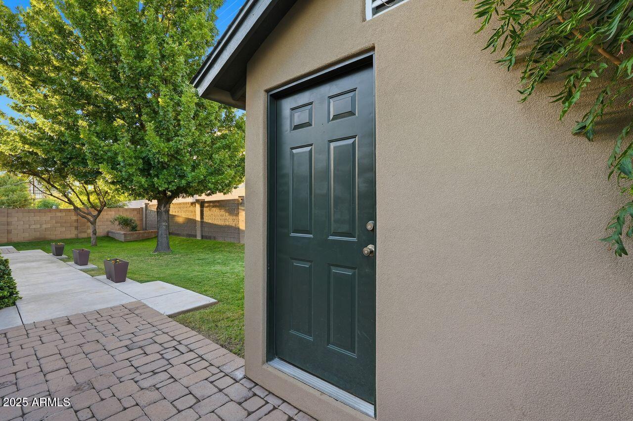 2532 E PIERSON Street