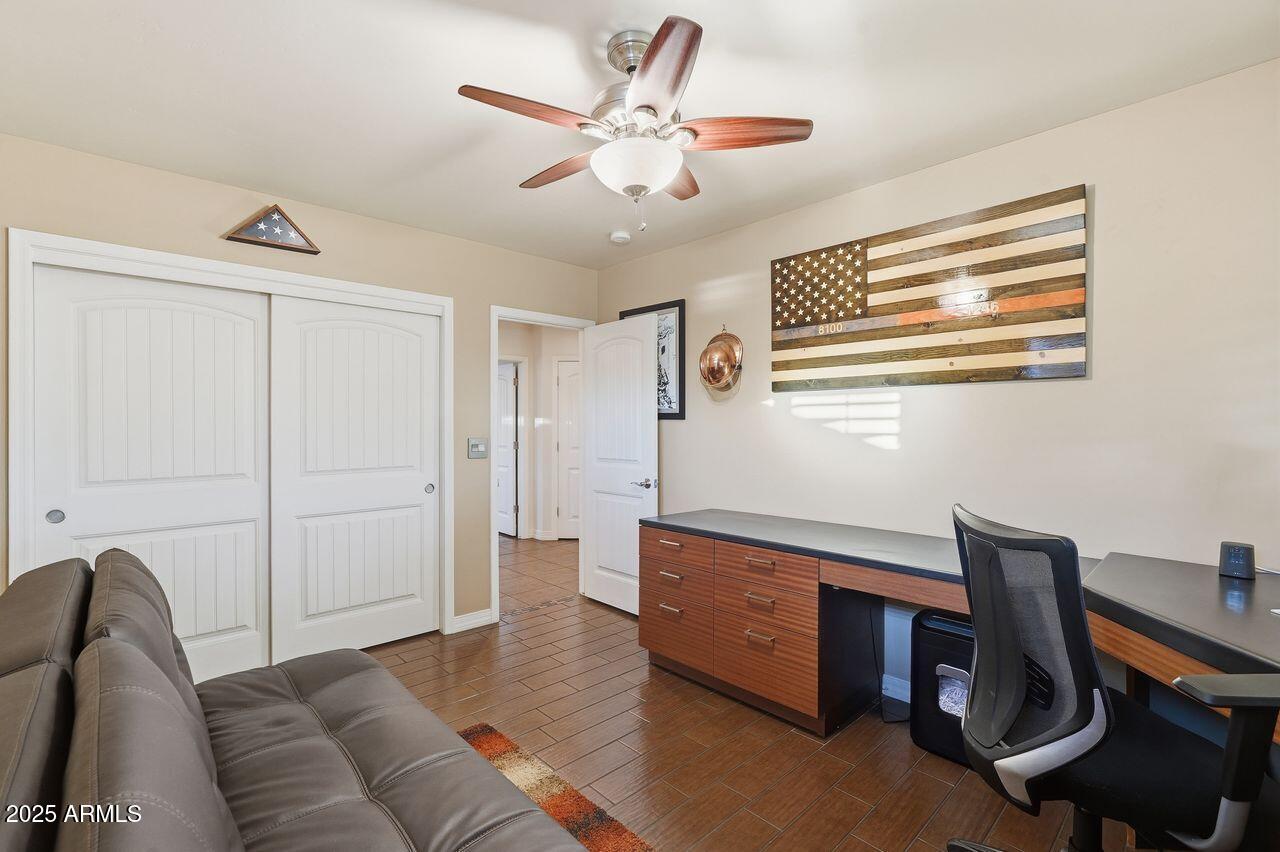 2532 E PIERSON Street