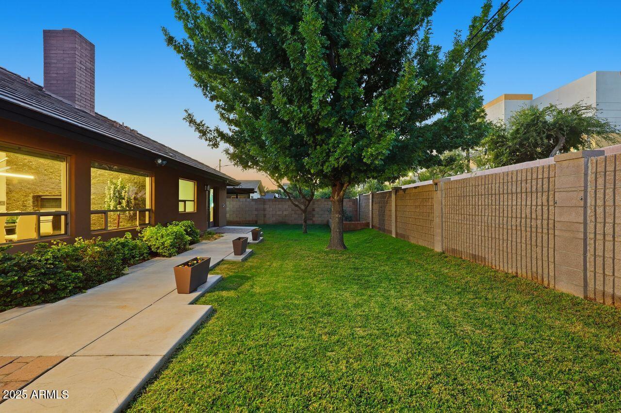 2532 E PIERSON Street