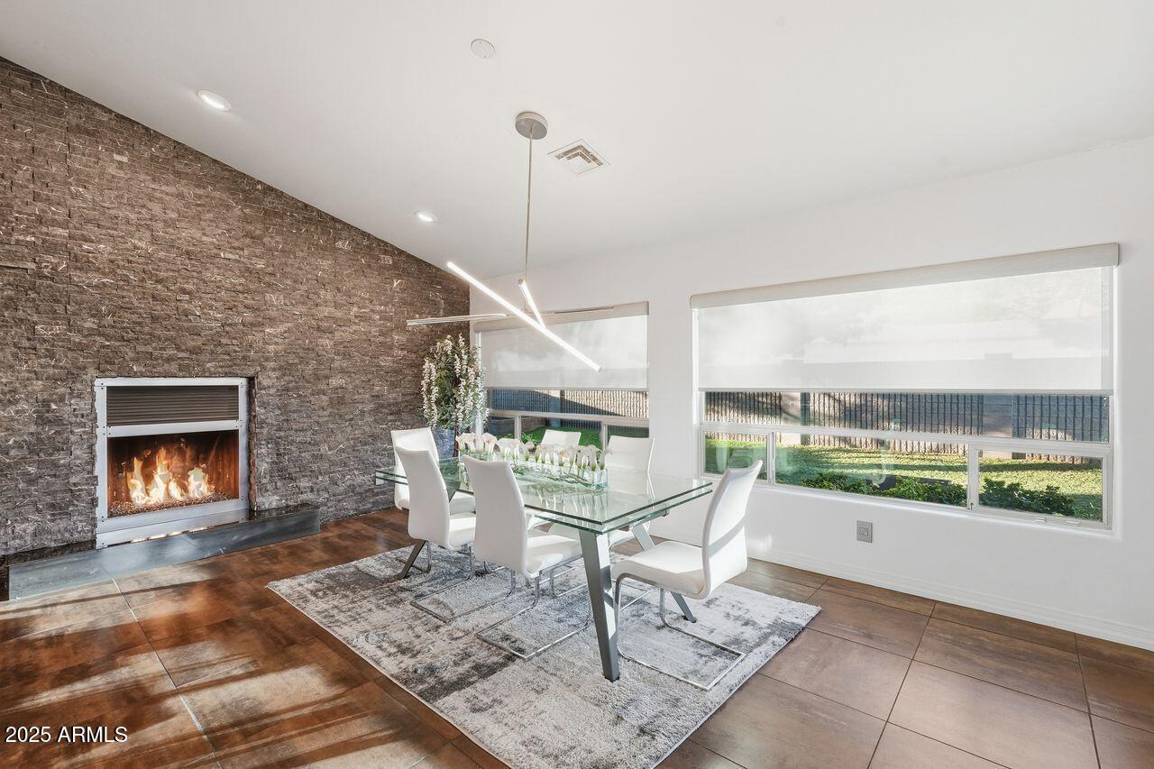 2532 E PIERSON Street