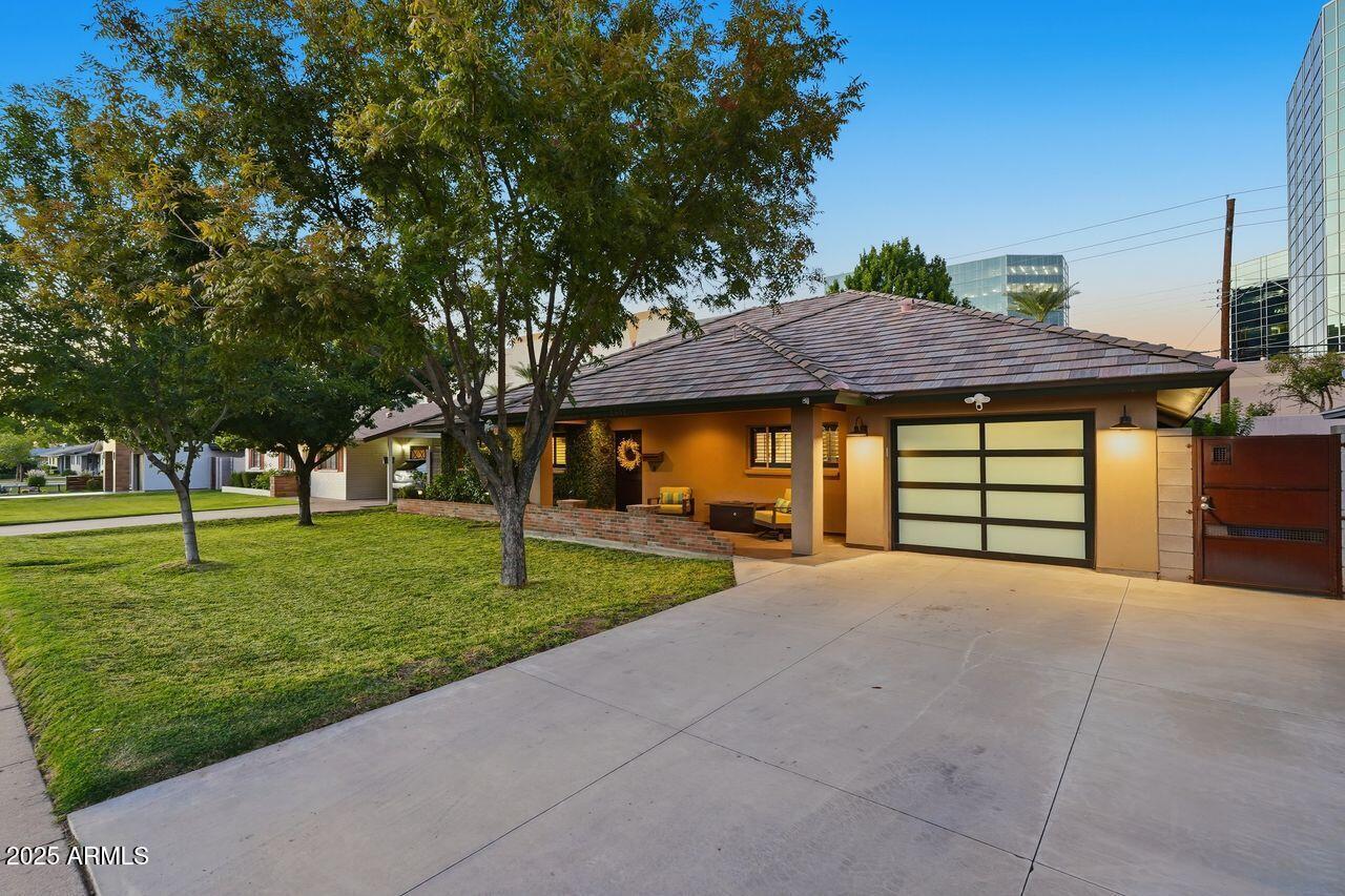 2532 E PIERSON Street