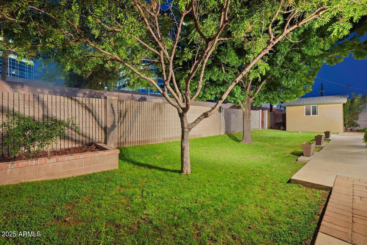 2532 E PIERSON Street