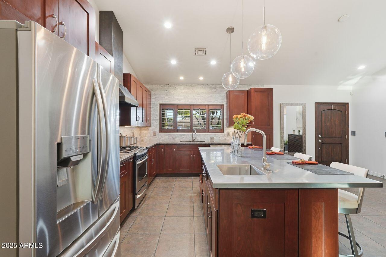 2532 E PIERSON Street