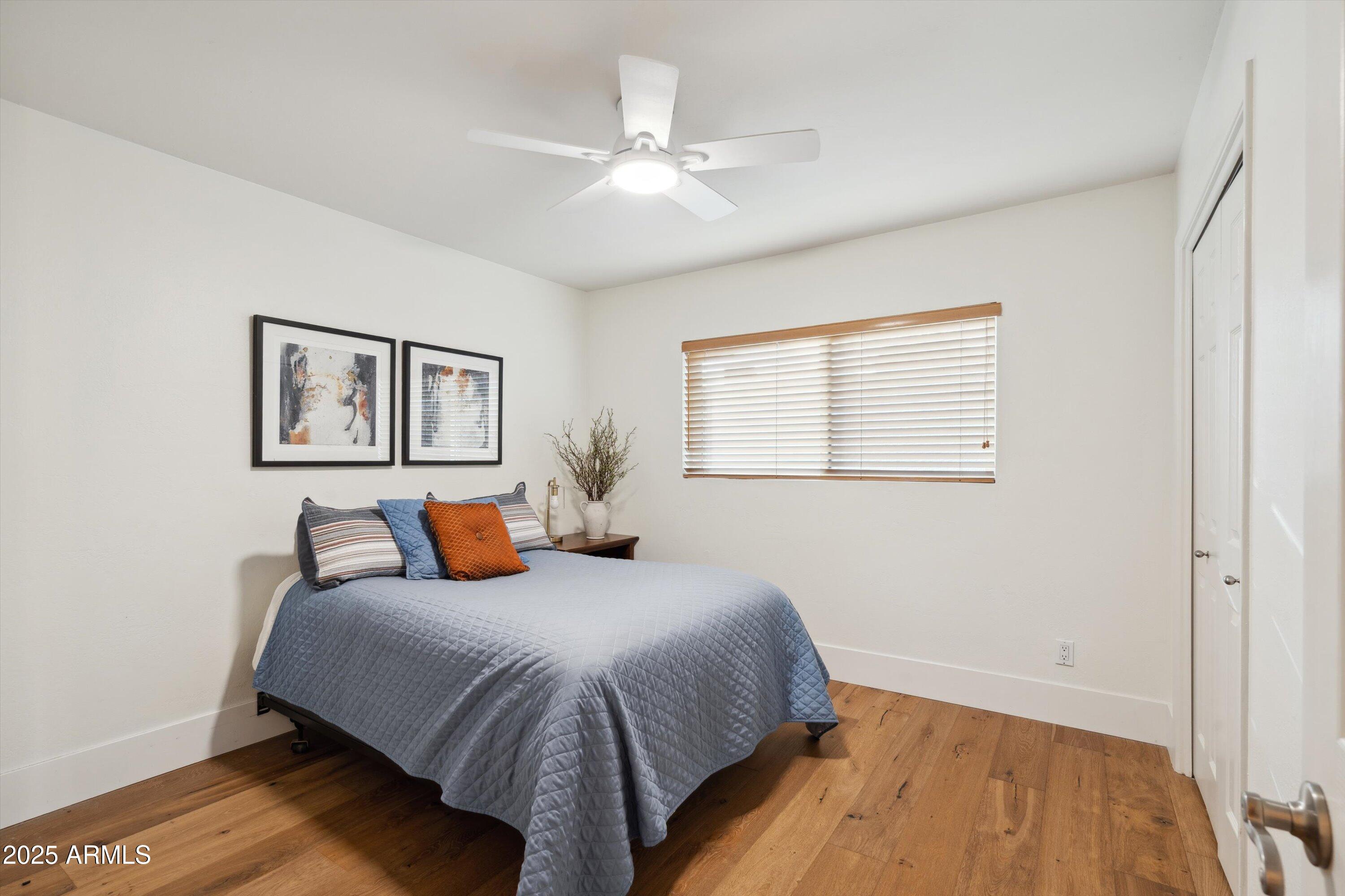 521 E CANTERBURY Lane