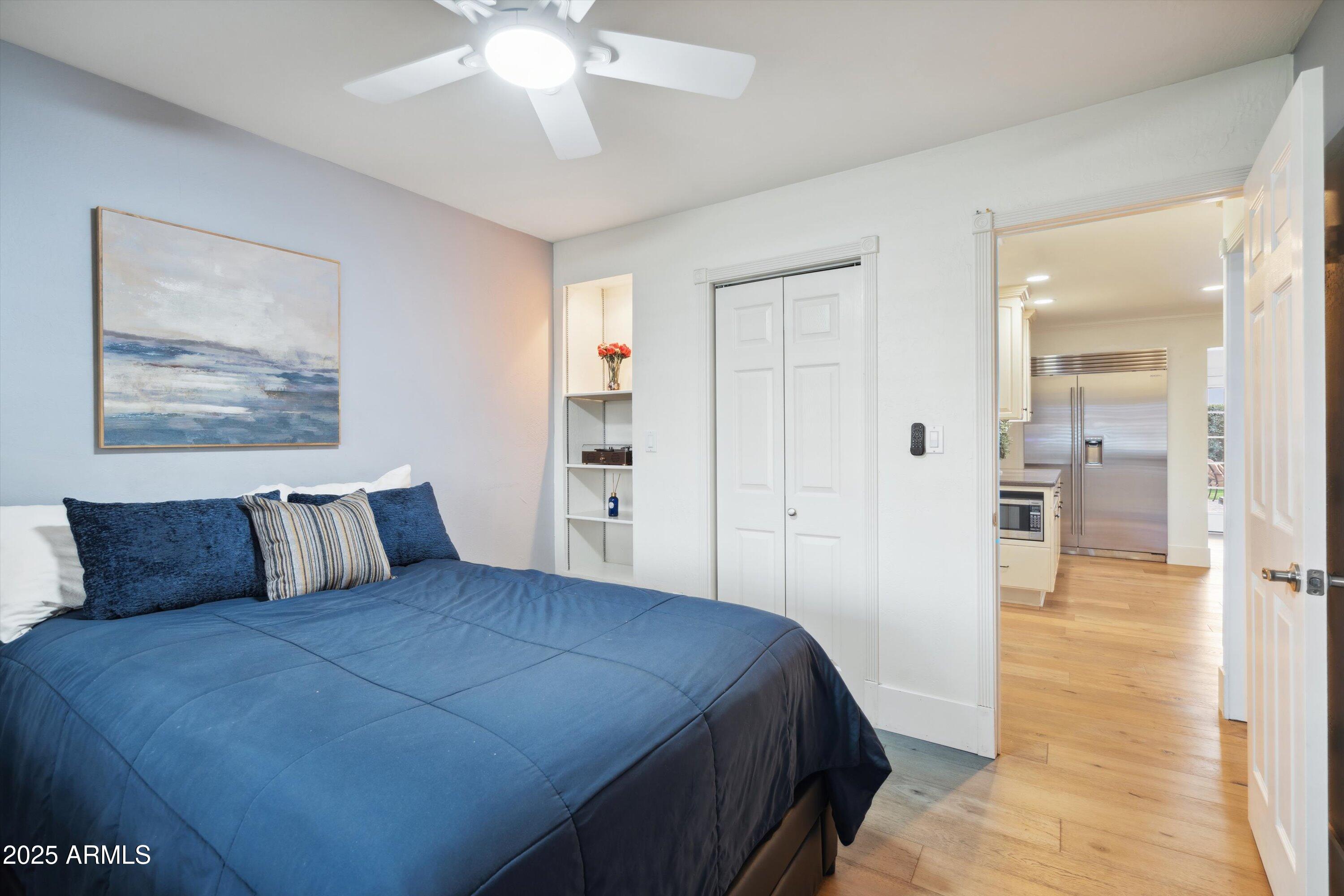 521 E CANTERBURY Lane