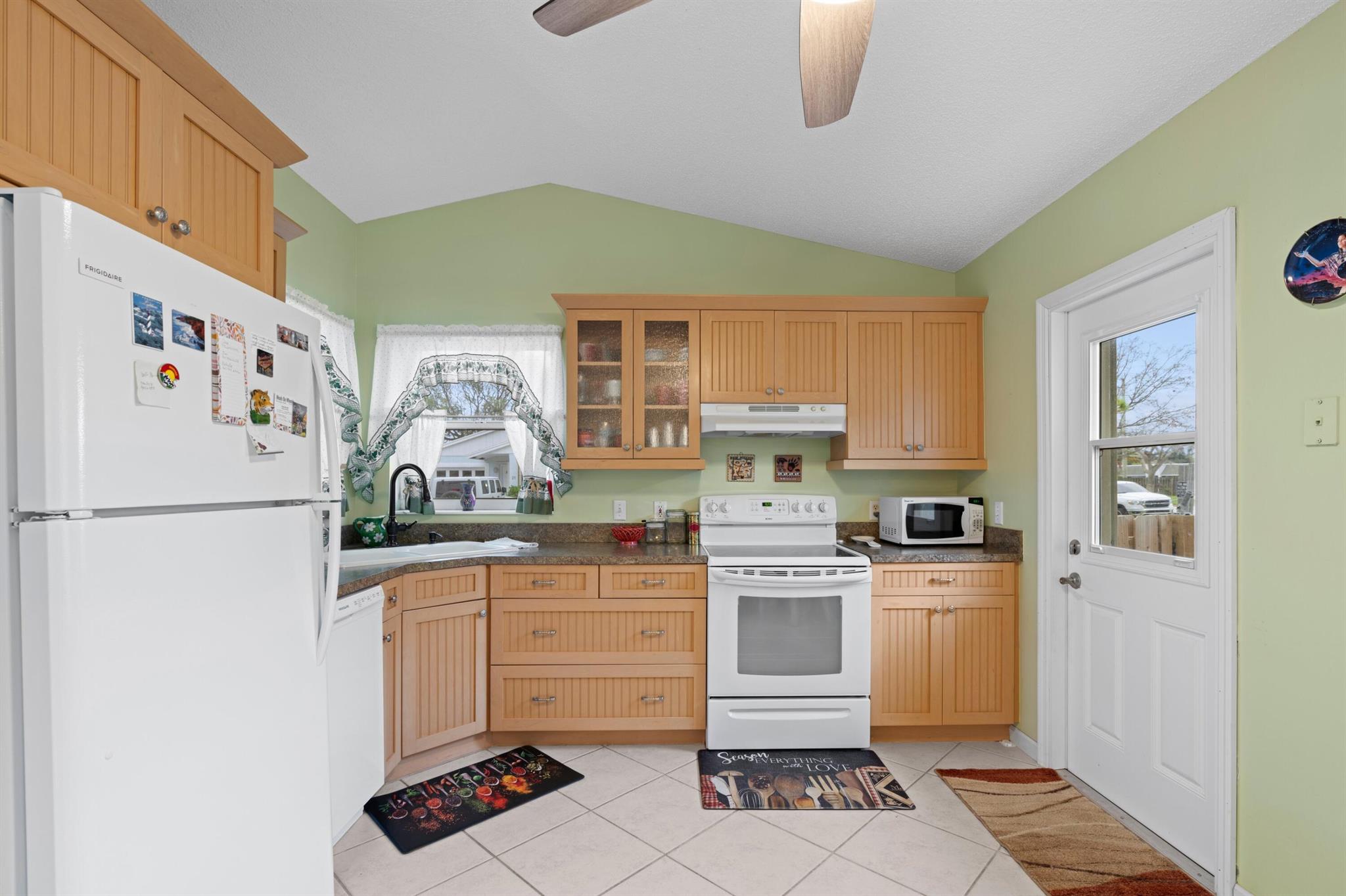 141 E Riverside Drive Unit: 24