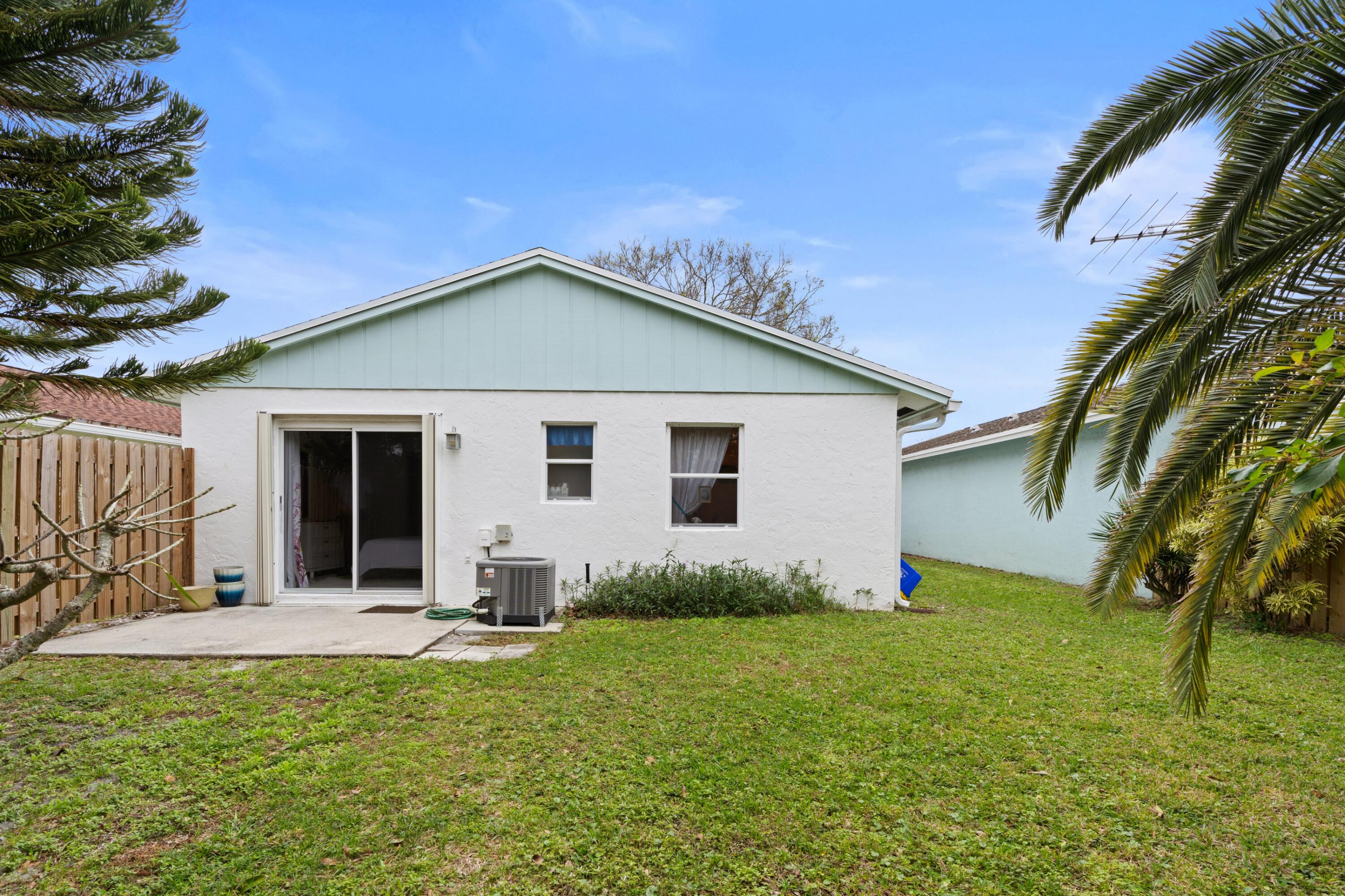 141 E Riverside Drive Unit: 24