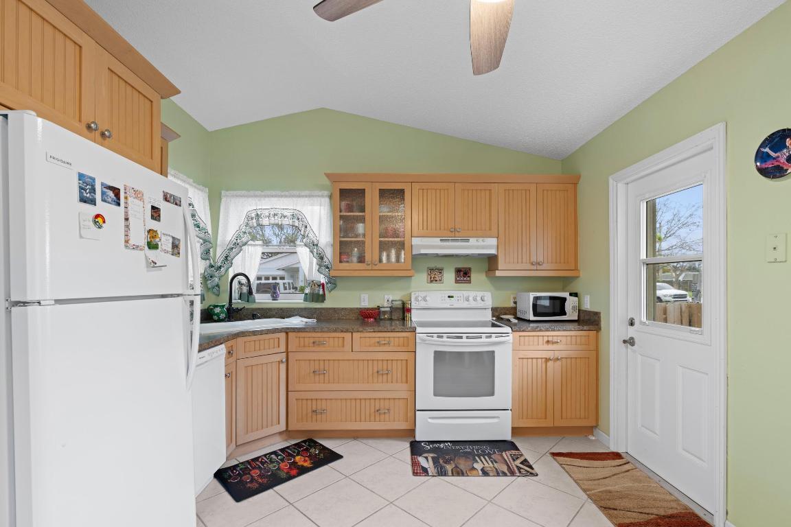 141 E Riverside Drive Unit: 24