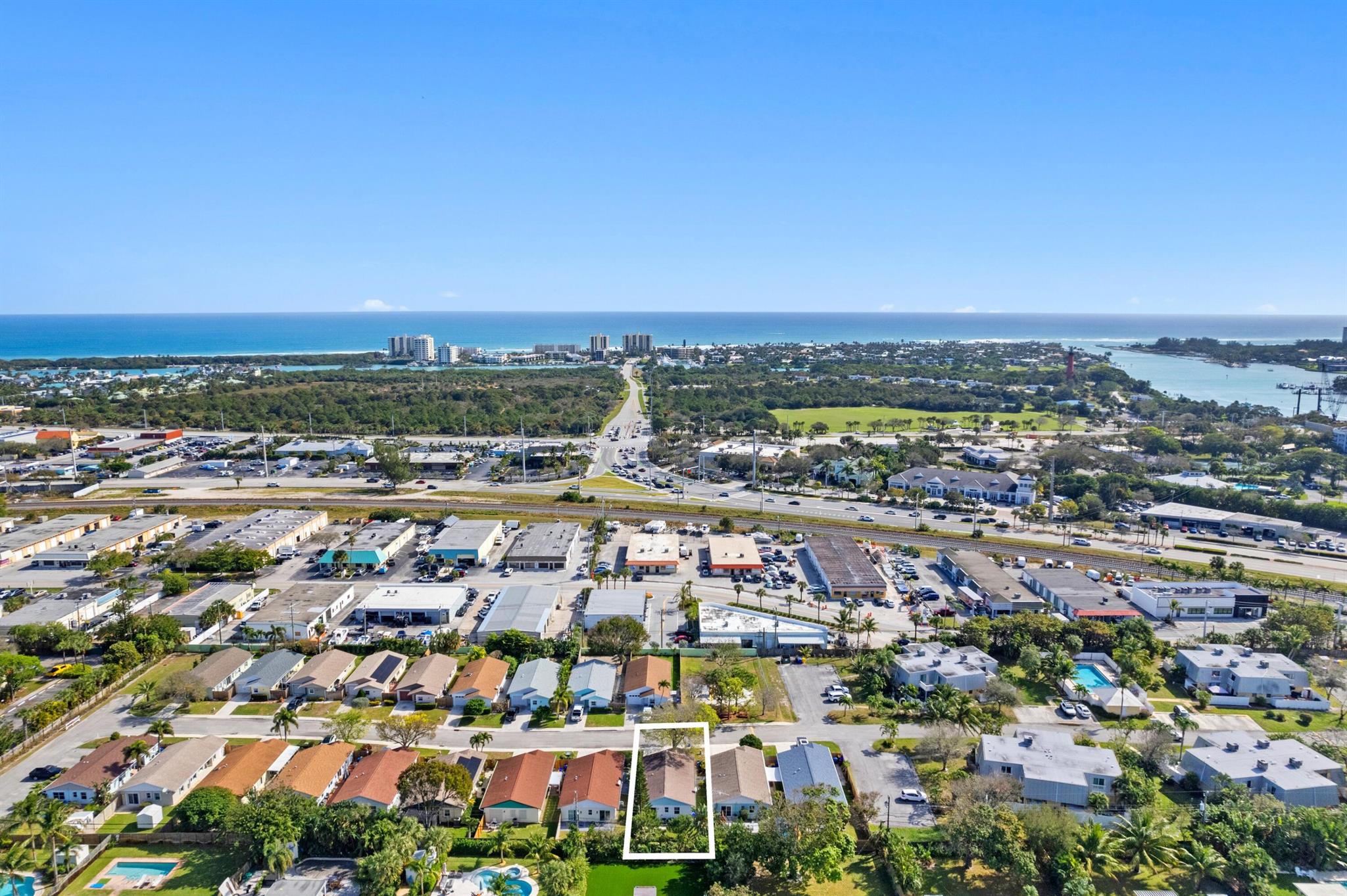 141 E Riverside Drive Unit: 24