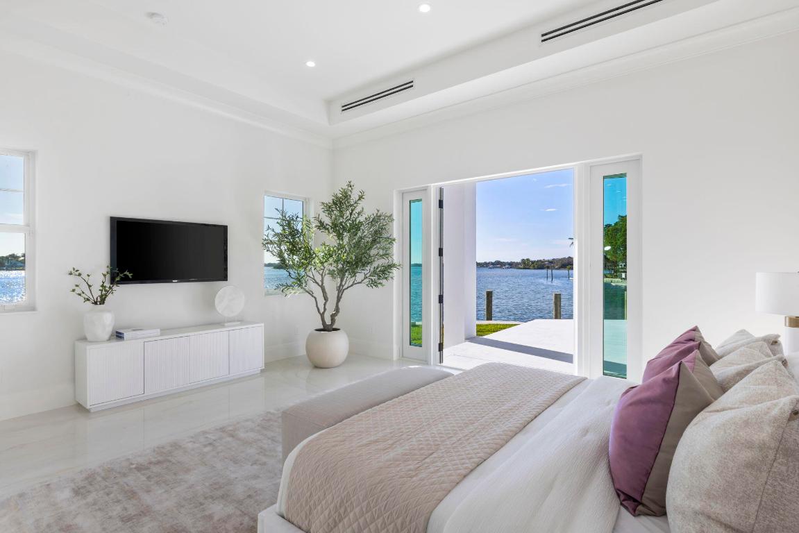 1300 Peninsular Road