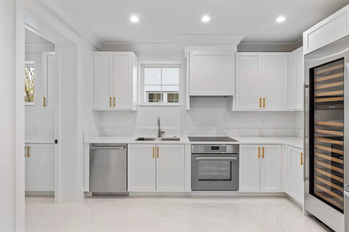 1300 Peninsular Road