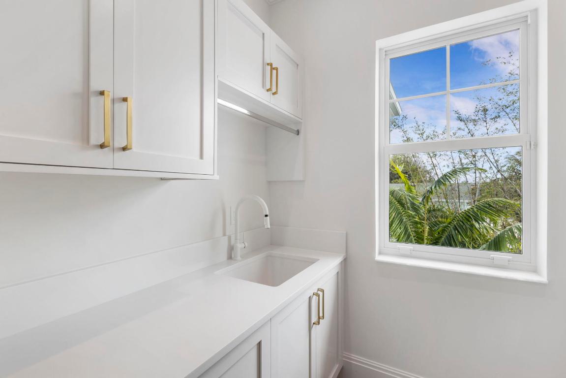 1300 Peninsular Road