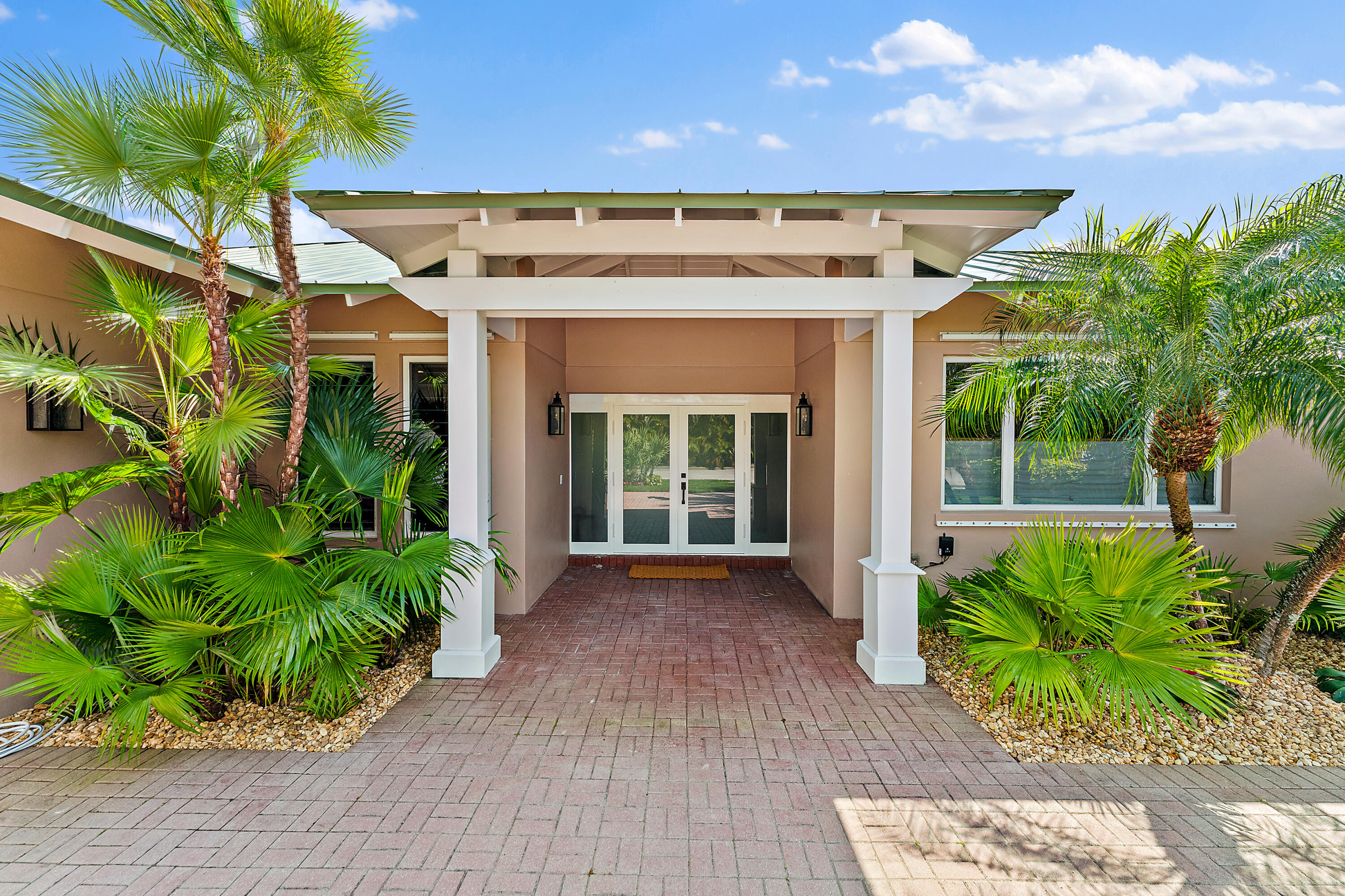 28 Coconut Lane