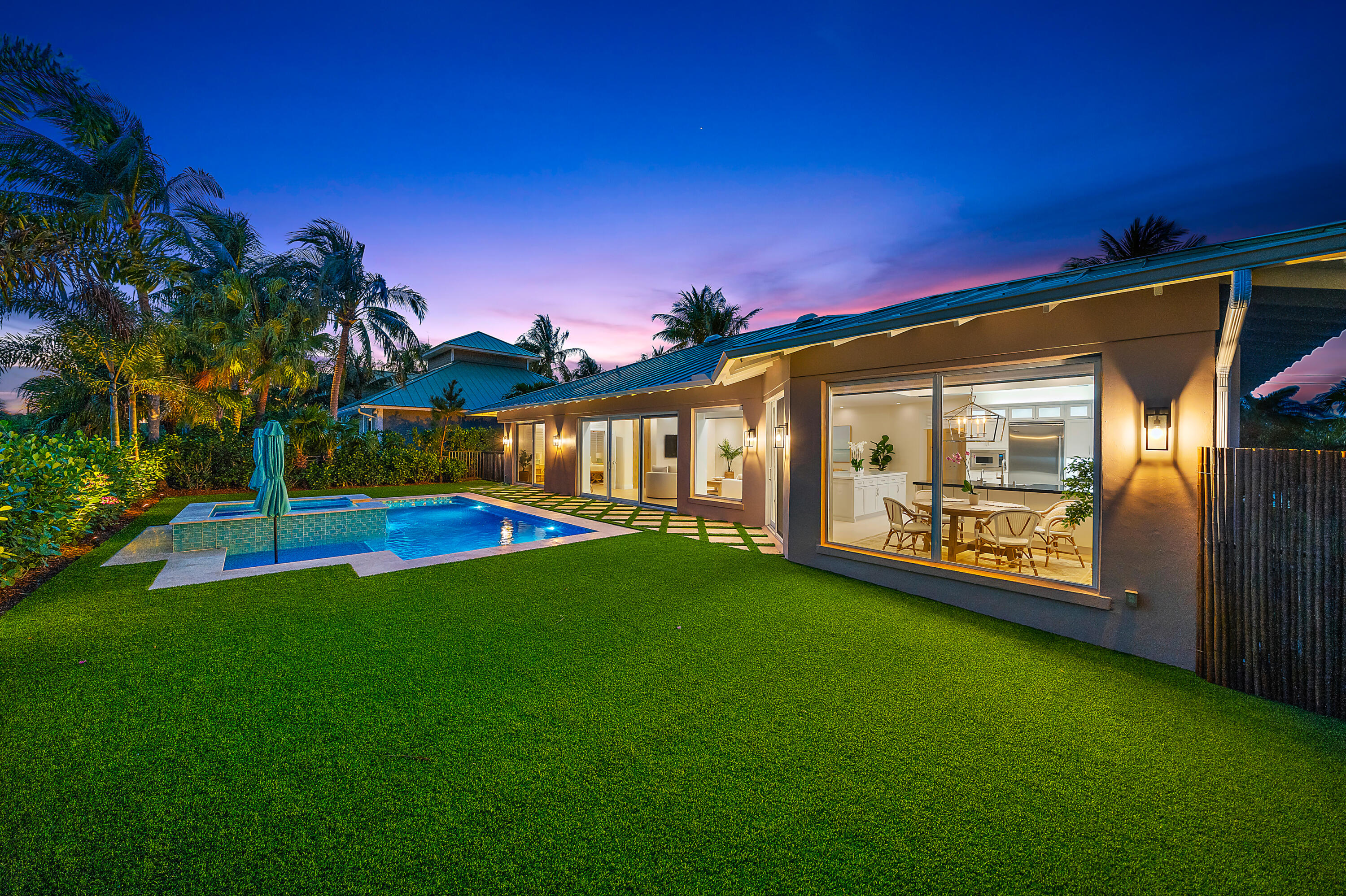 28 Coconut Lane