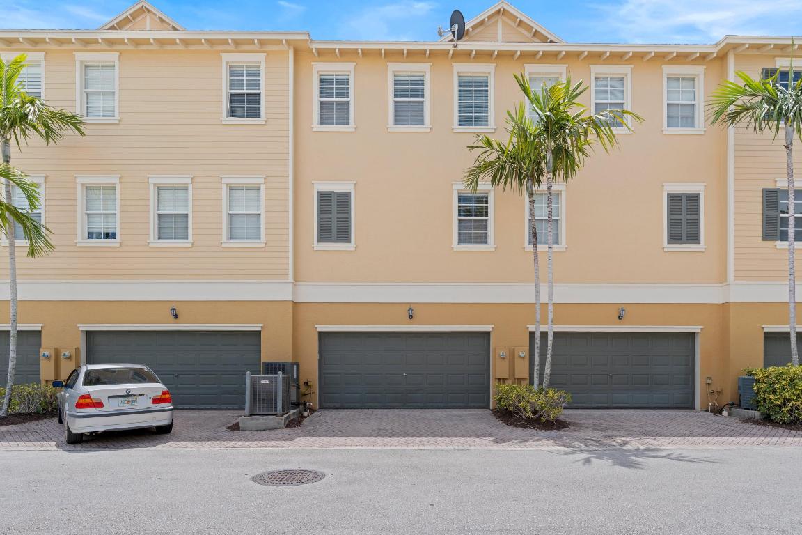 111 E Thatch Palm Circle