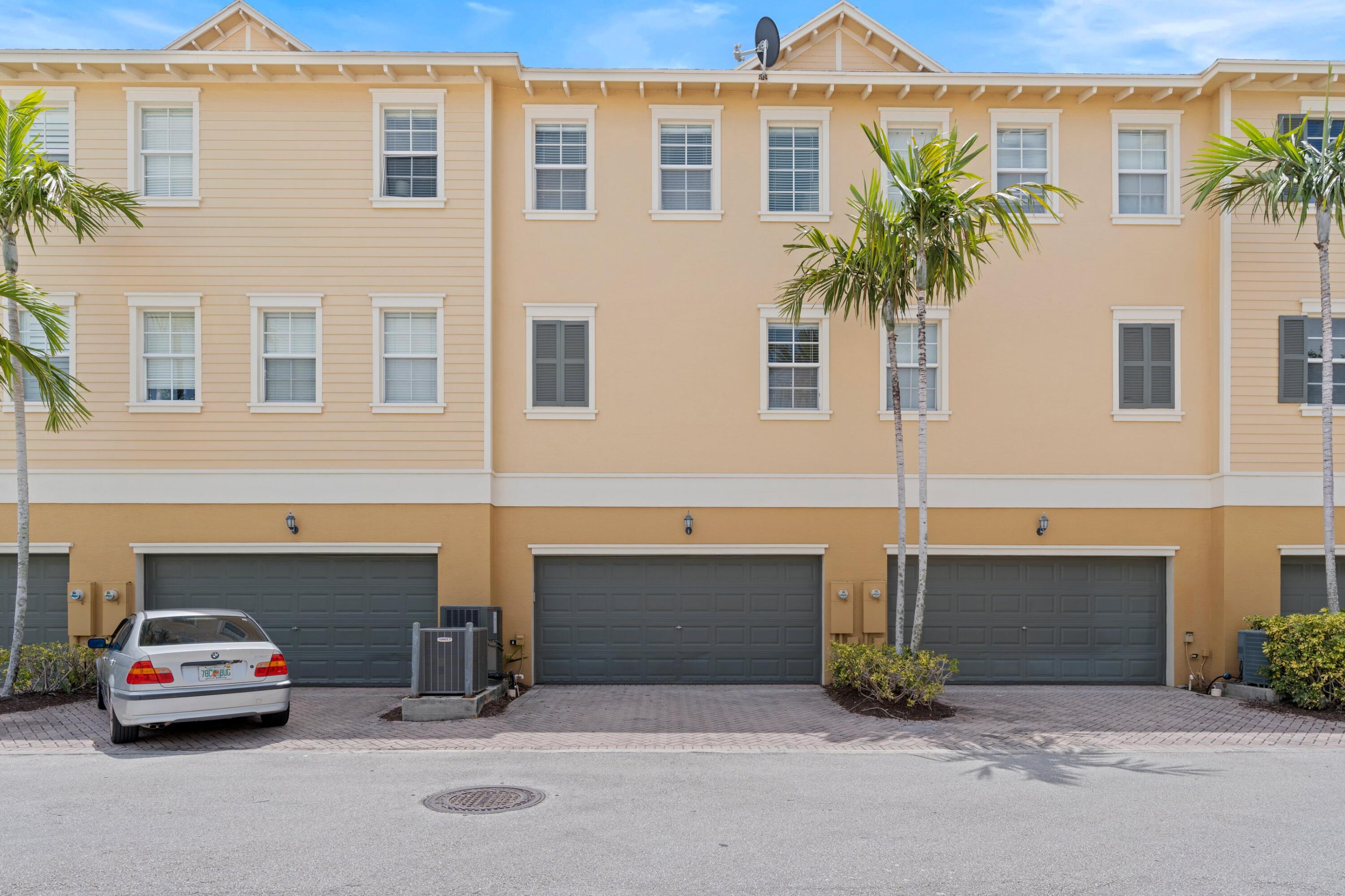 111 E Thatch Palm Circle