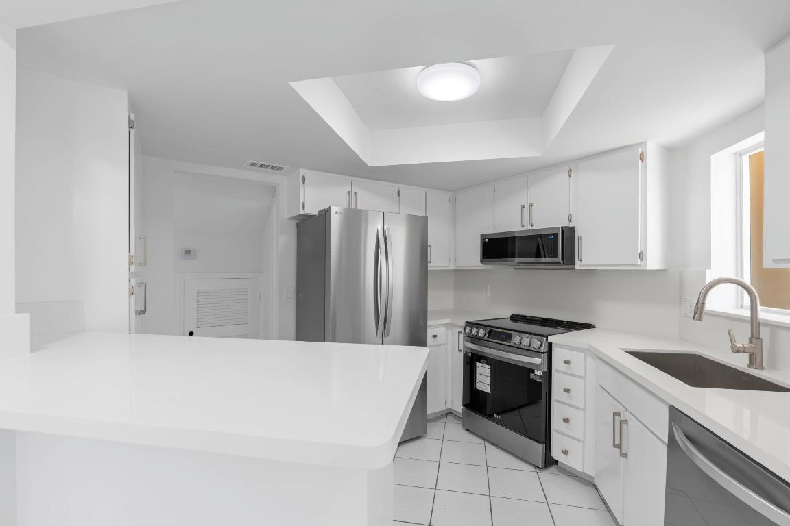 136 Seabreeze Circle