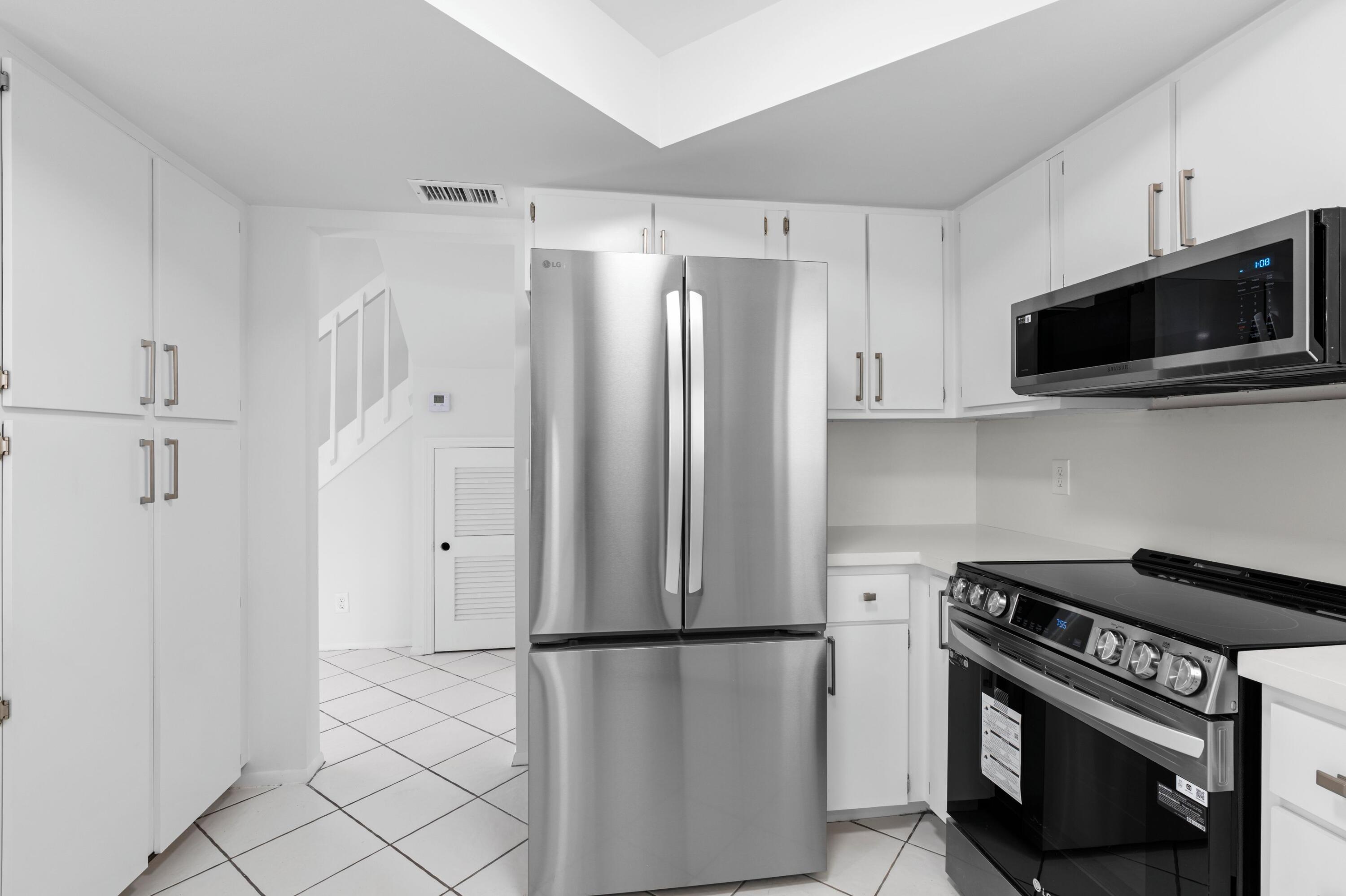 136 Seabreeze Circle