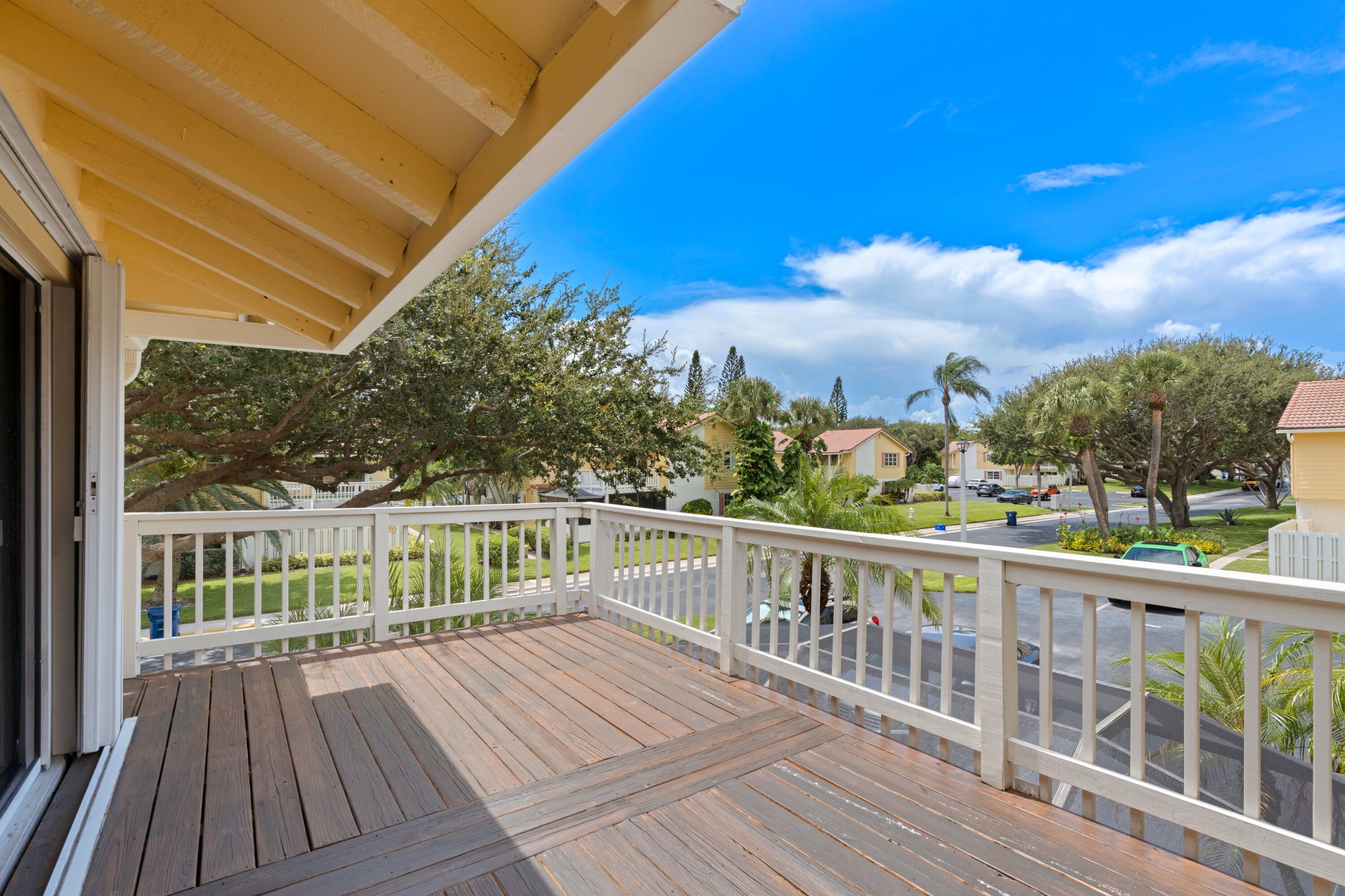 136 Seabreeze Circle