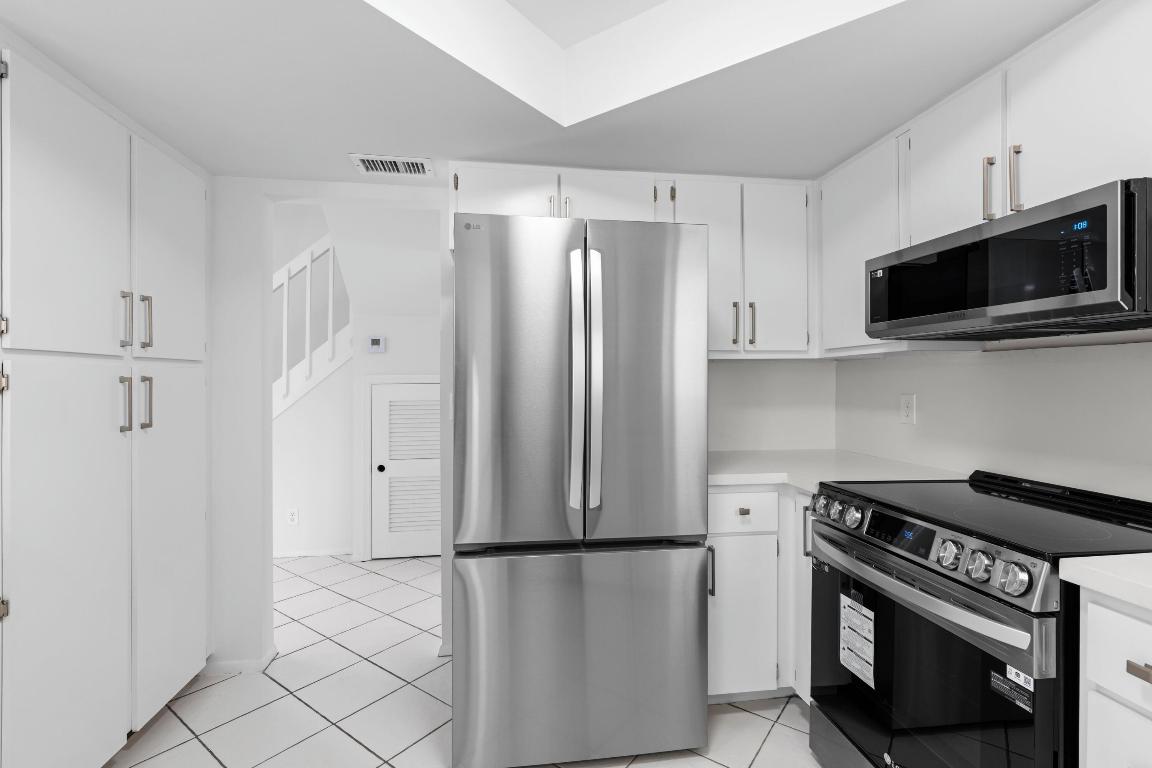 136 Seabreeze Circle