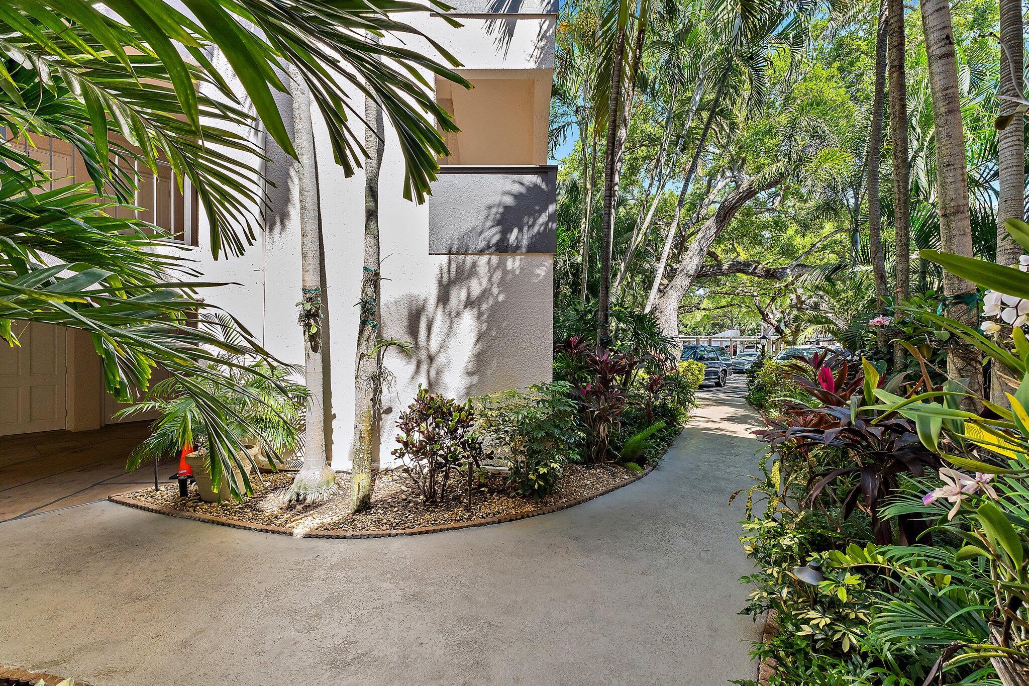 1618 Twelve Oaks Way 104