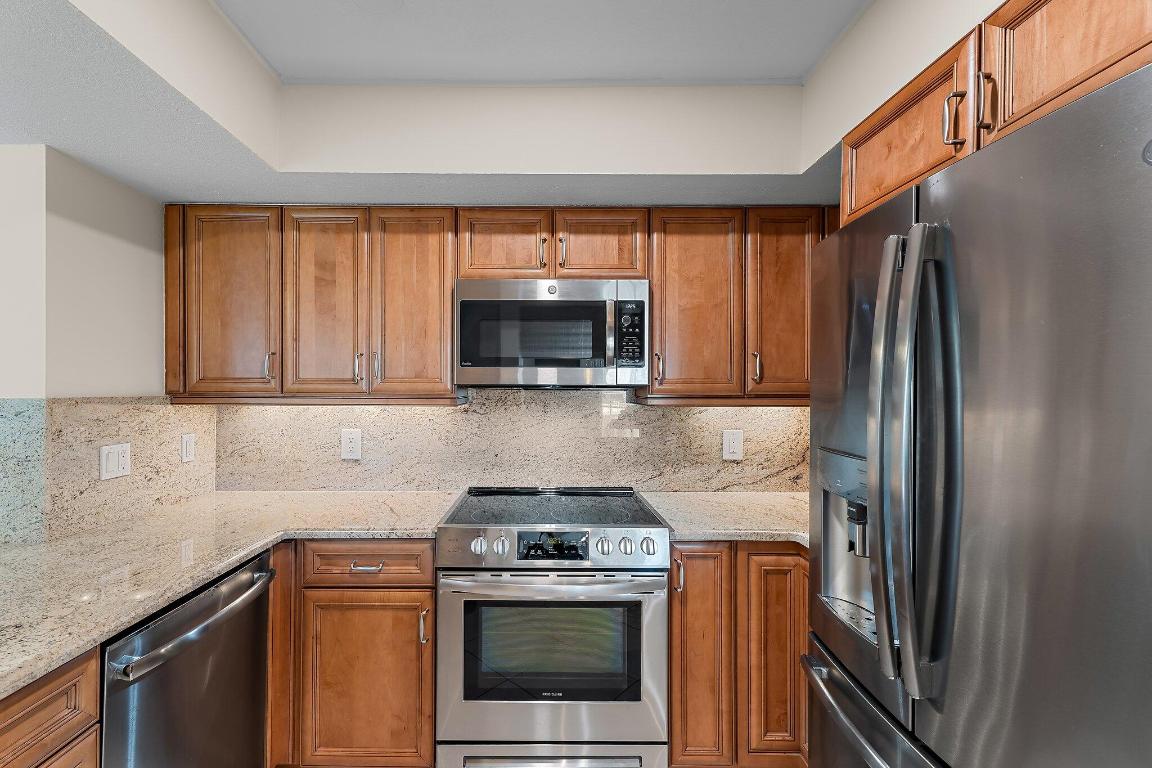 1618 Twelve Oaks Way 104