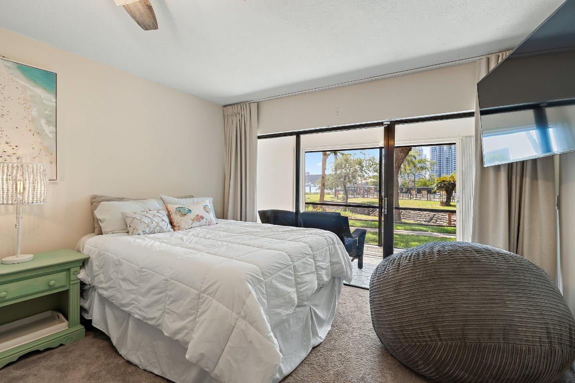 1618 Twelve Oaks Way 104