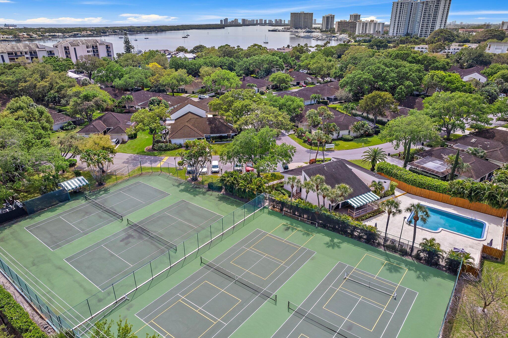 1618 Twelve Oaks Way 104