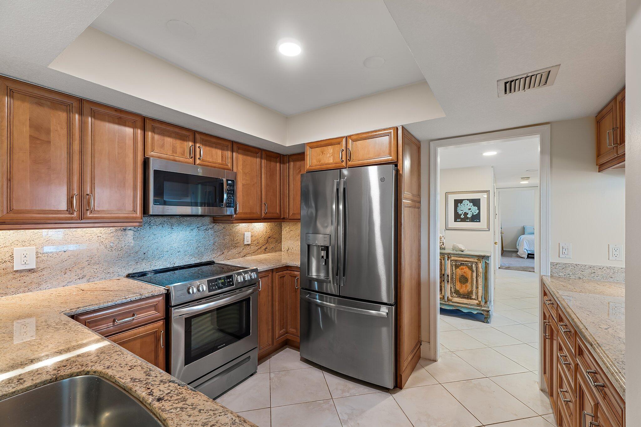 1618 Twelve Oaks Way 104