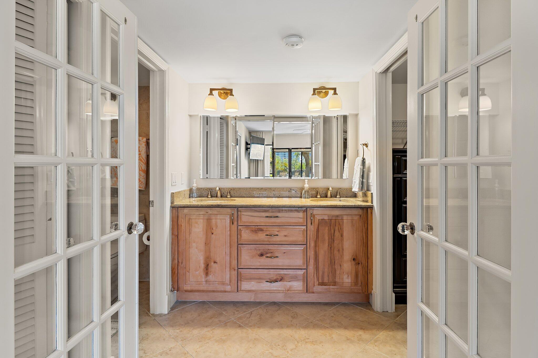 1618 Twelve Oaks Way 104