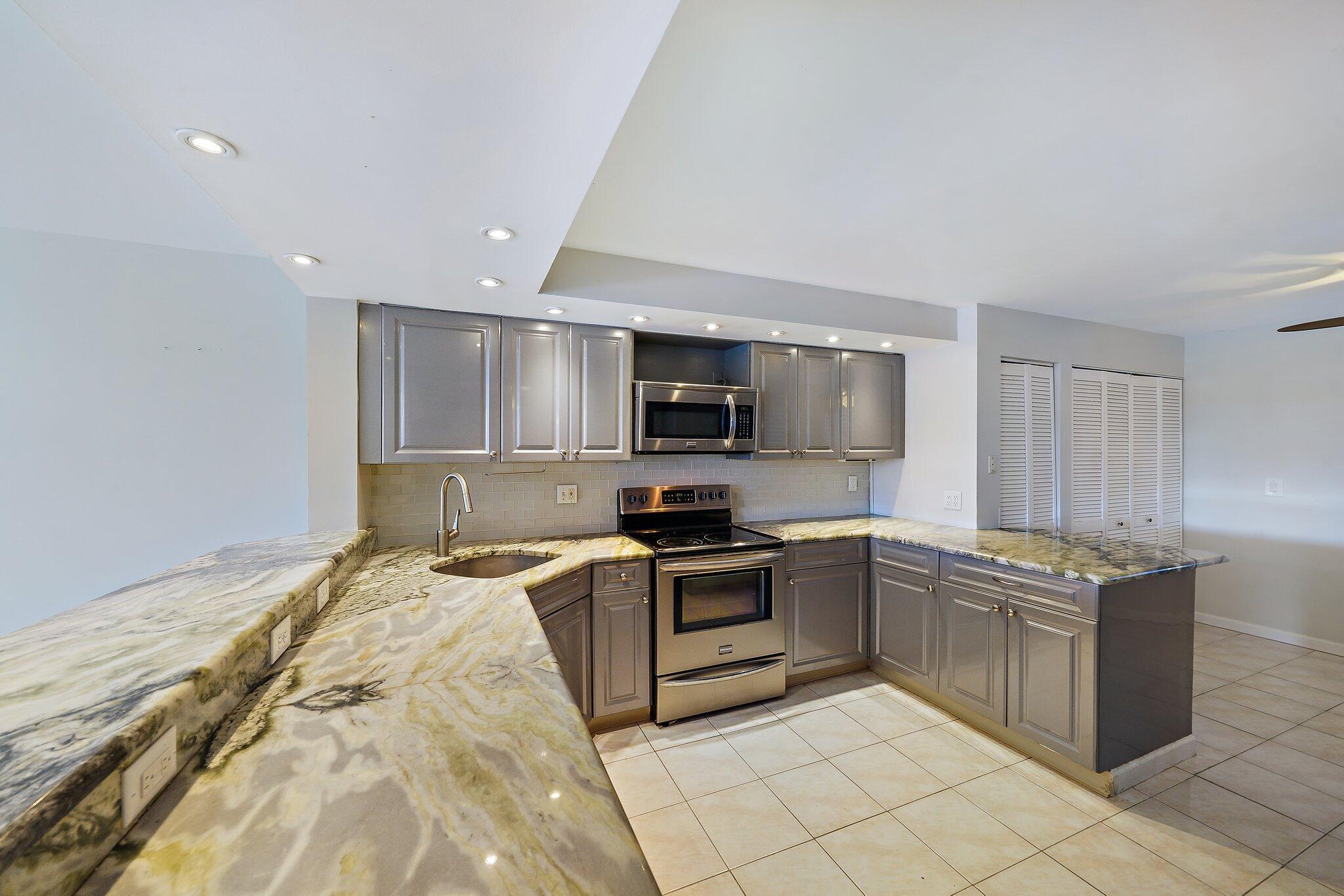 243 N Bay Colony Drive N 243
