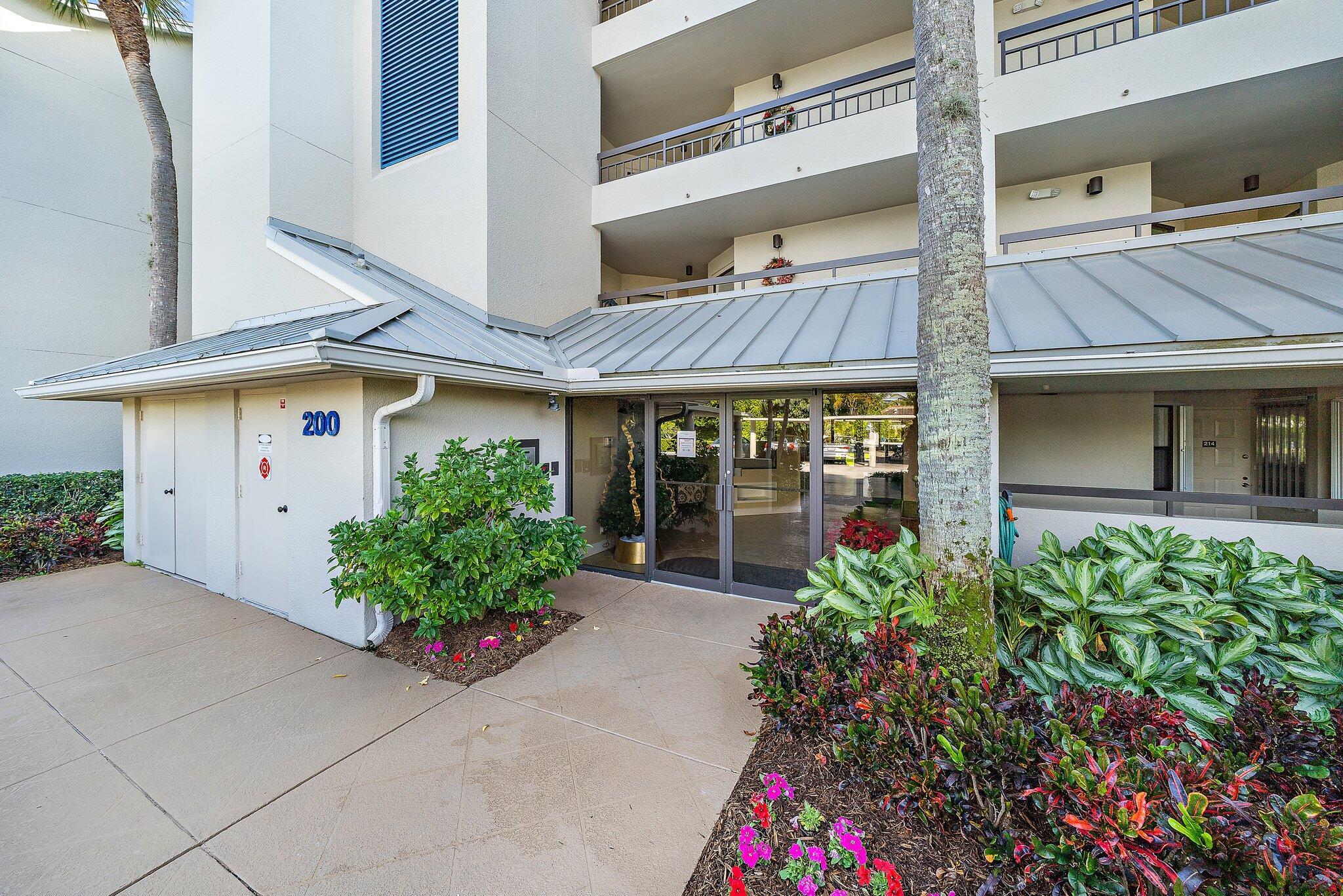 243 N Bay Colony Drive N 243