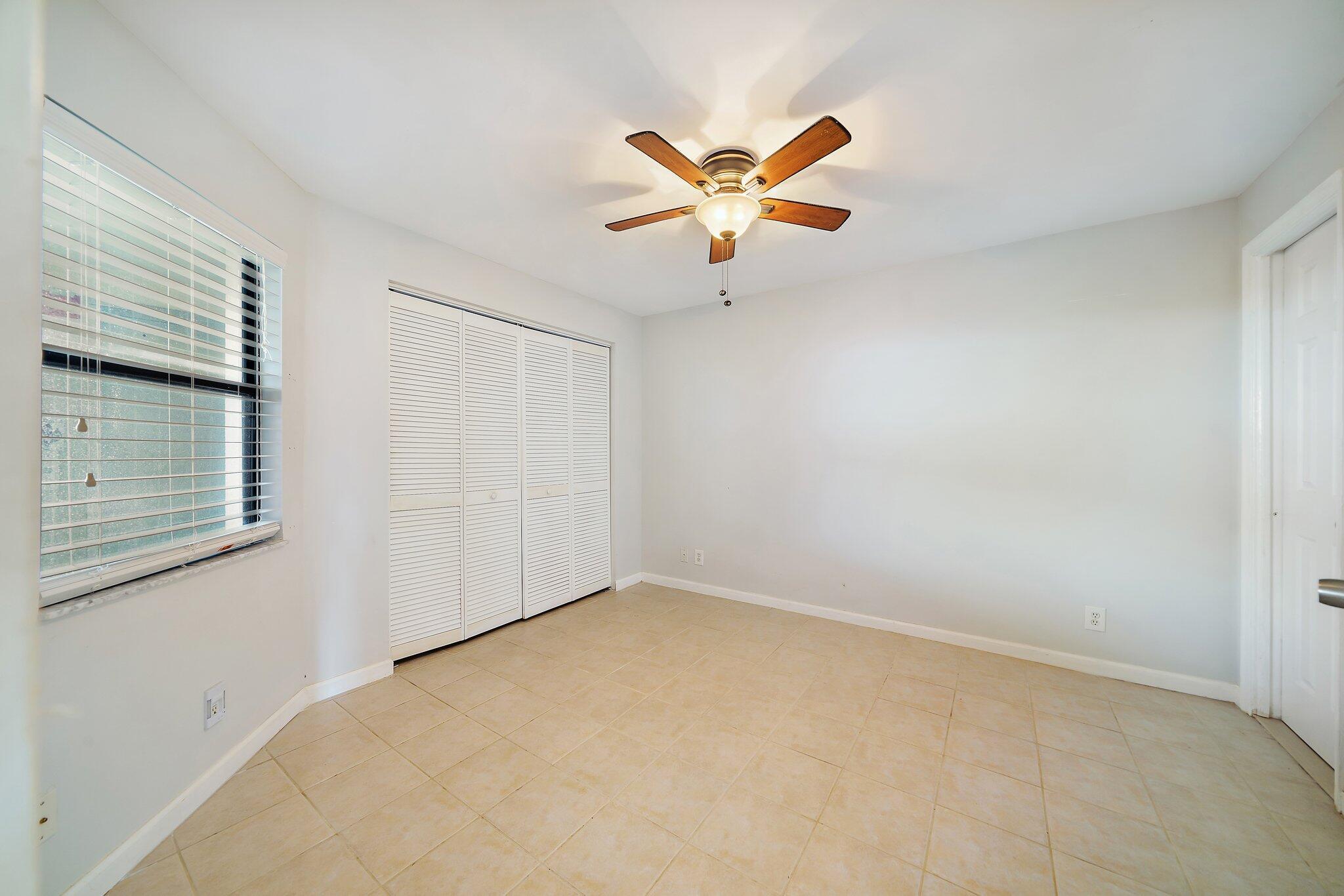 243 N Bay Colony Drive N 243