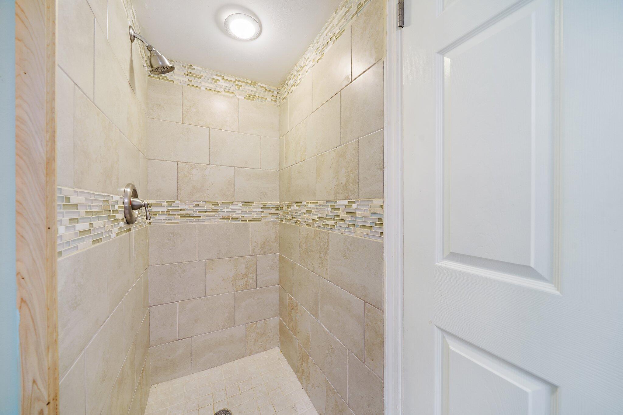 243 N Bay Colony Drive N 243
