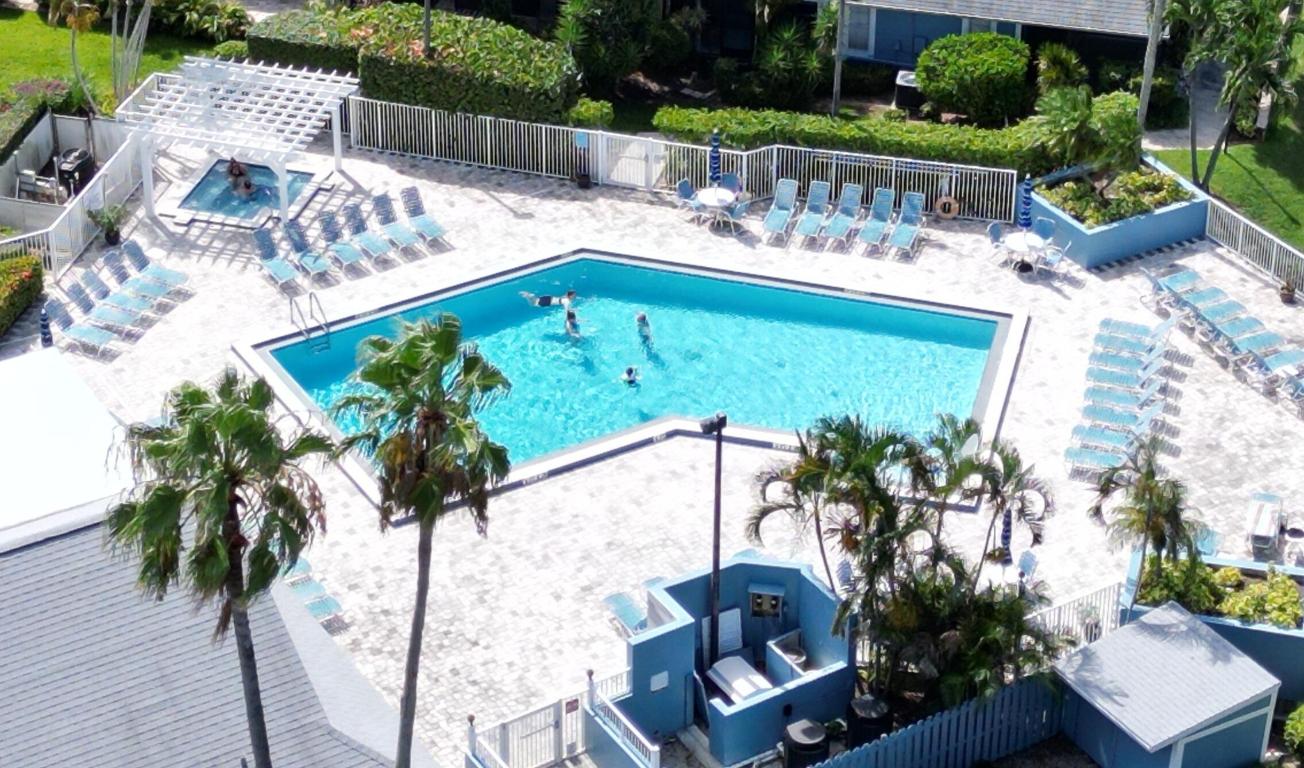 1410 Ocean Dunes Circle