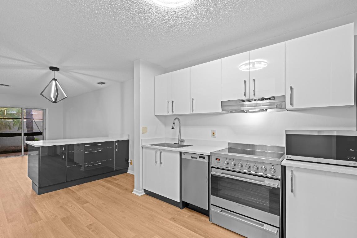 1410 Ocean Dunes Circle