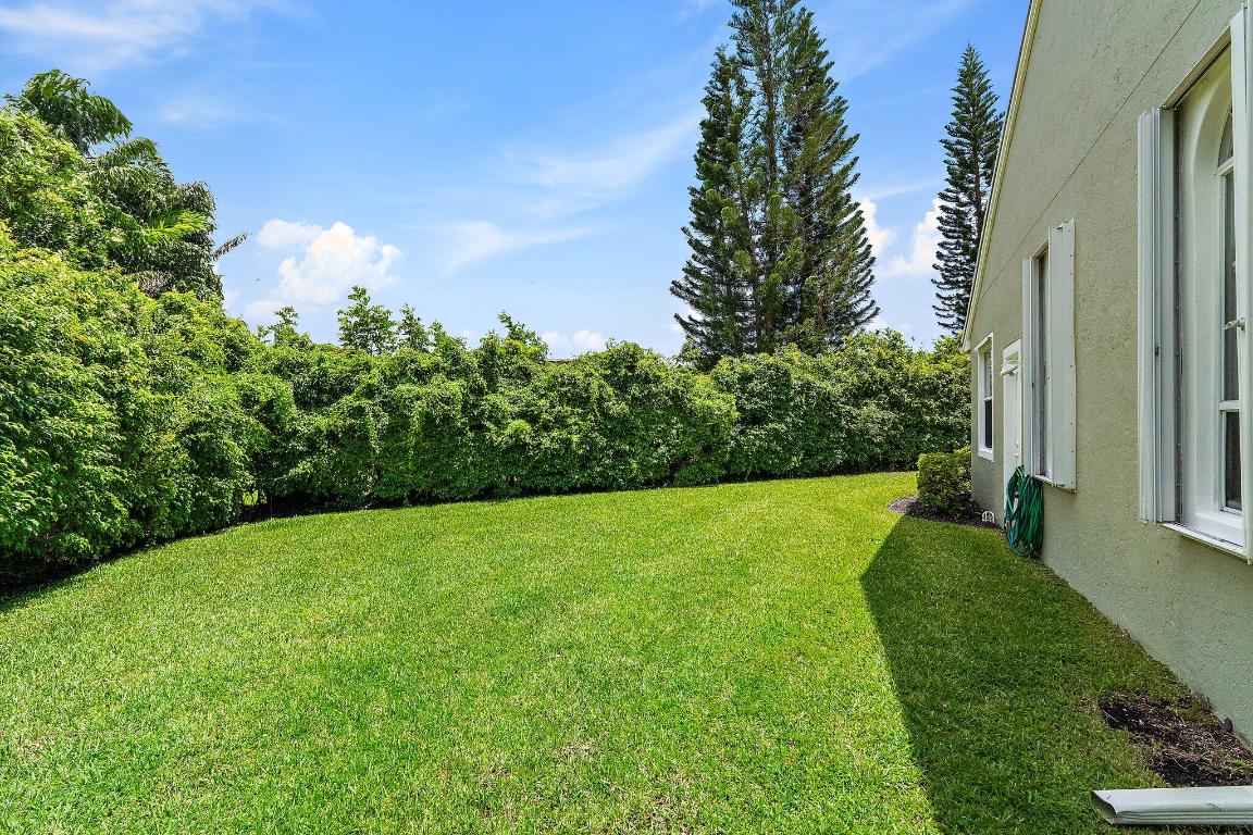 8726 SE Riverfront Terrace