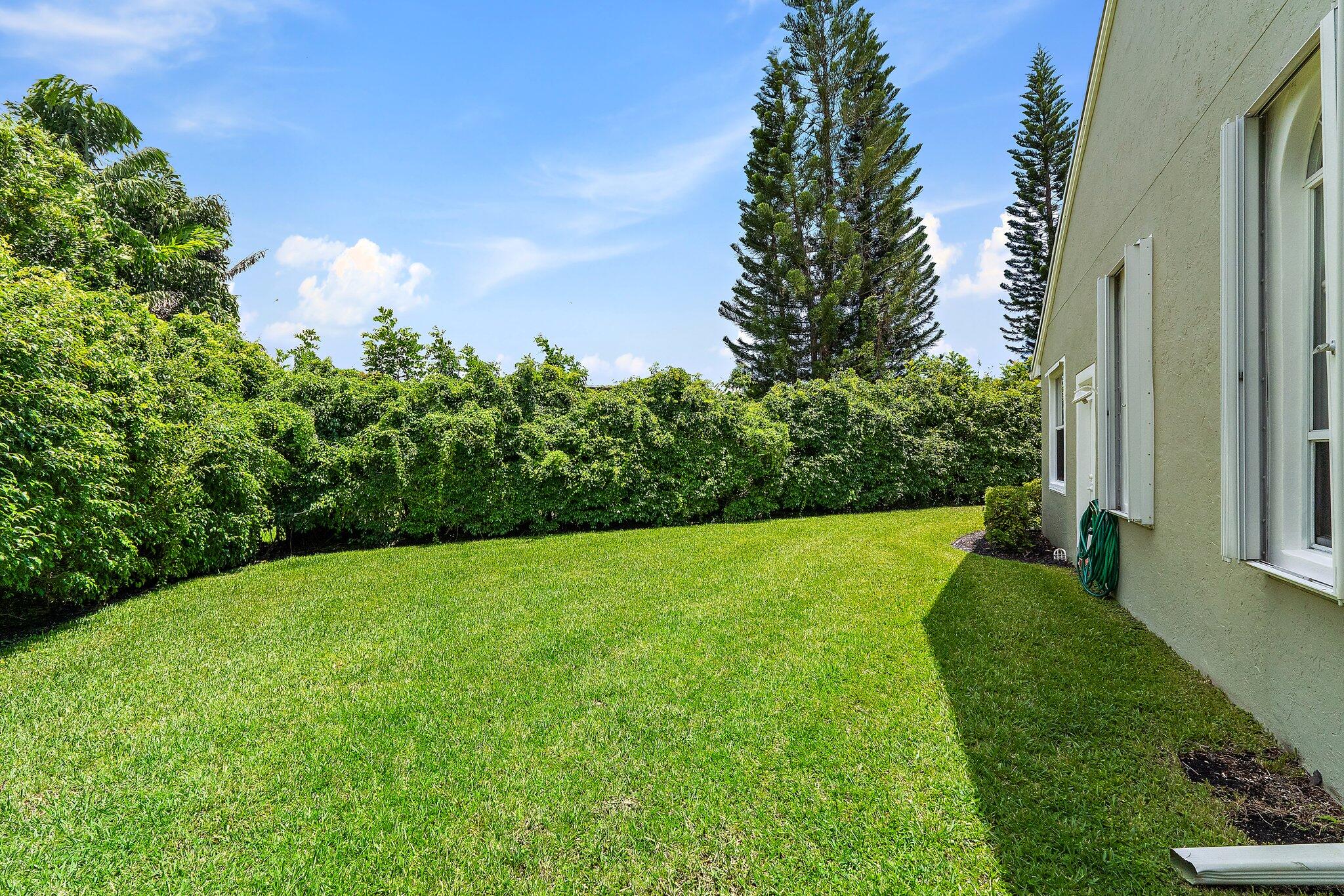 8726 SE Riverfront Terrace