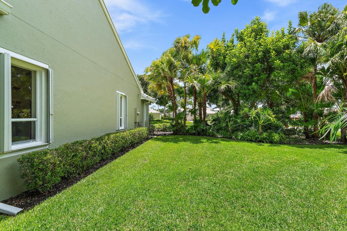 8726 SE Riverfront Terrace