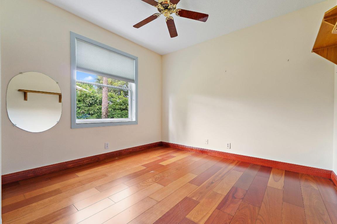 8726 SE Riverfront Terrace