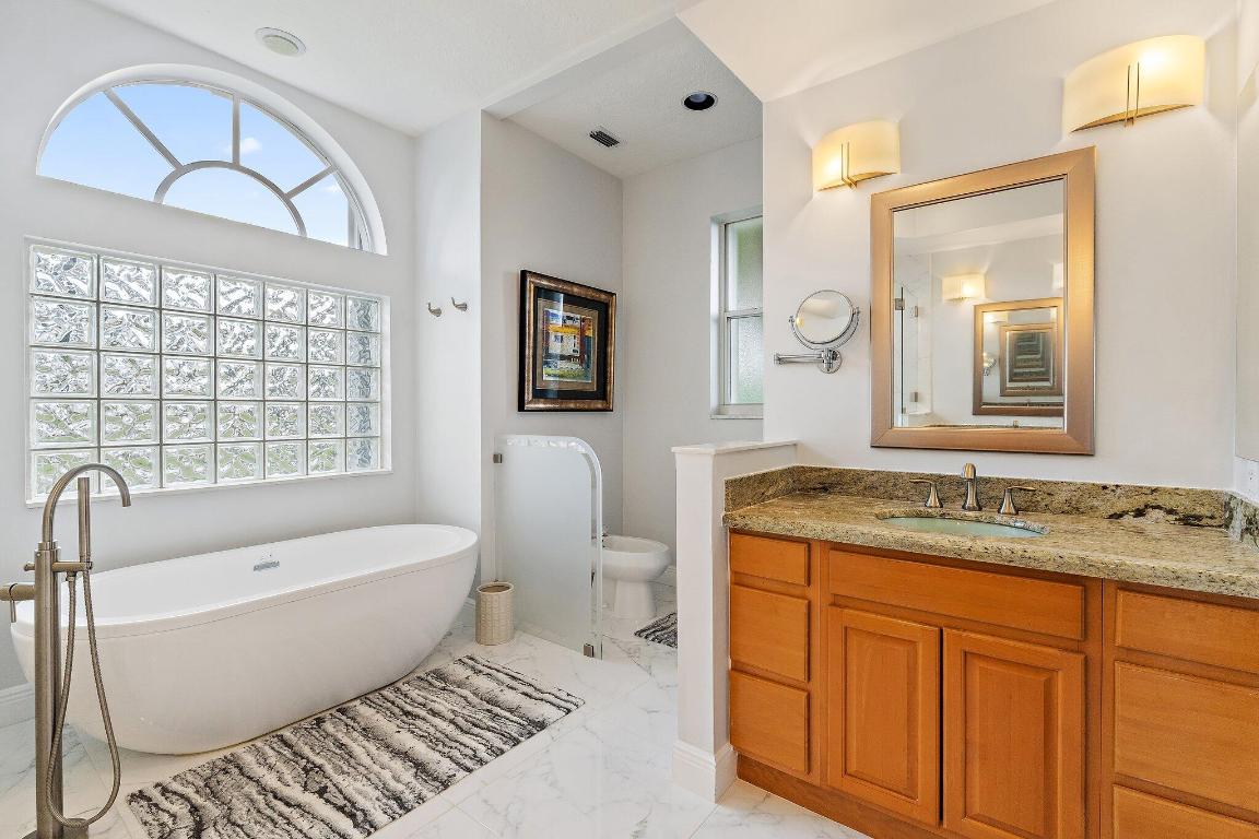 8726 SE Riverfront Terrace