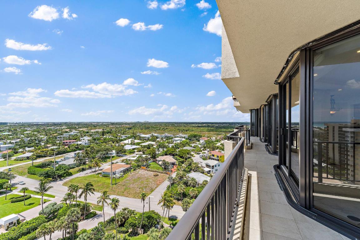 570 Ocean Drive Ph-2