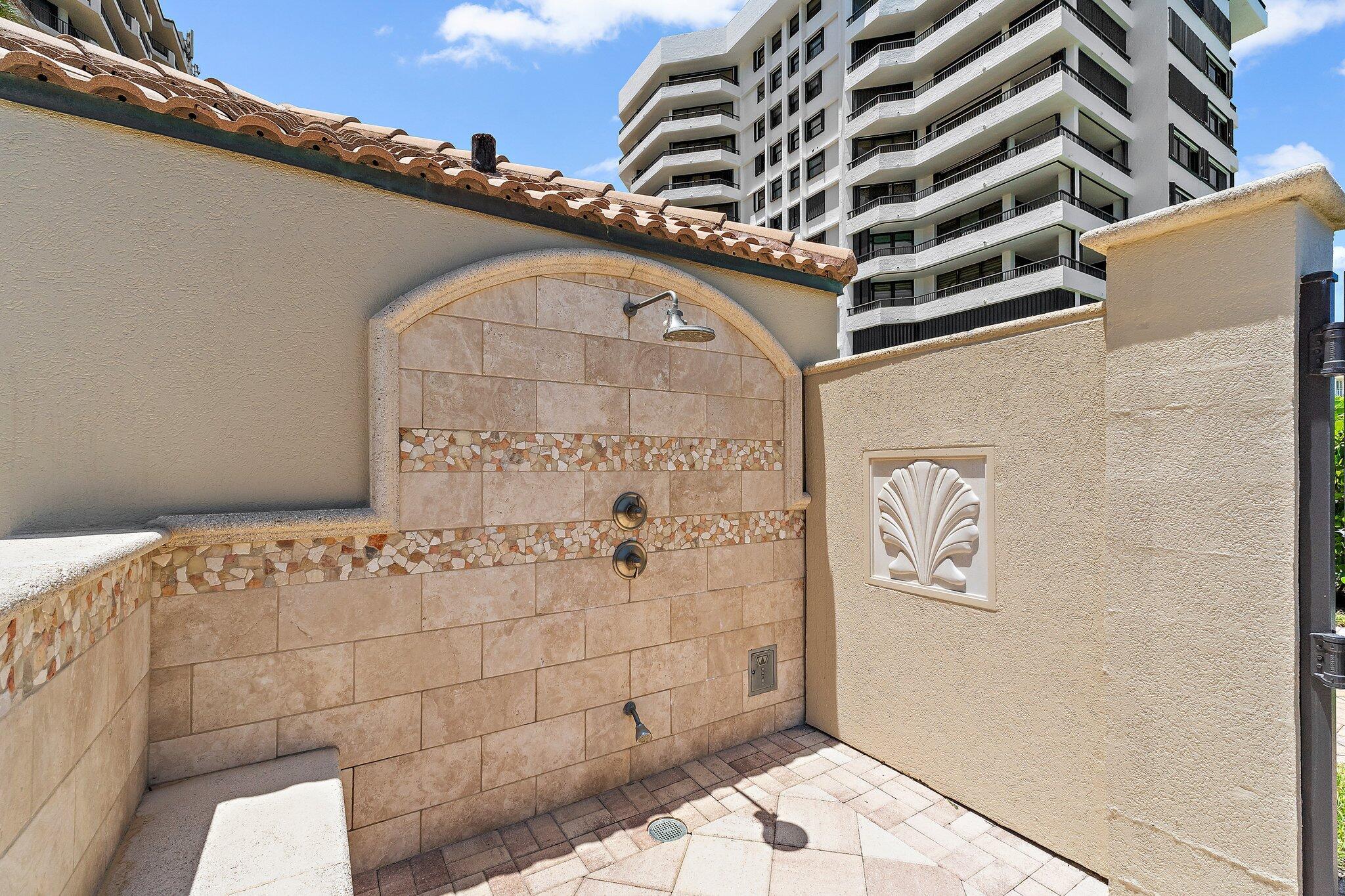 570 Ocean Drive Ph-2