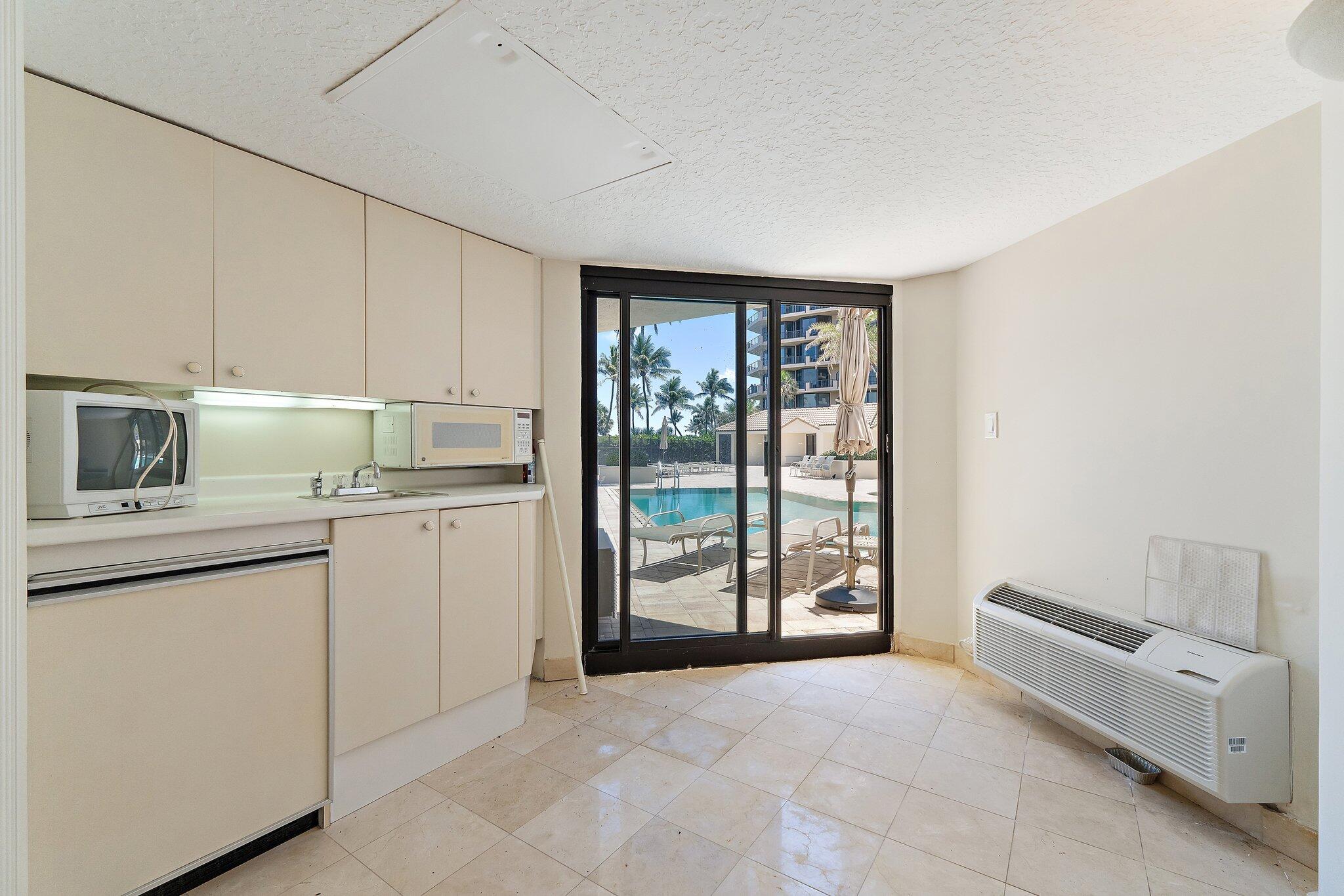 570 Ocean Drive Ph-2