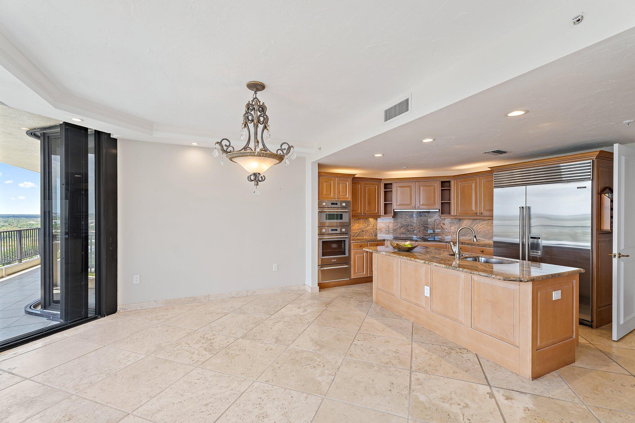 570 Ocean Drive Ph-2